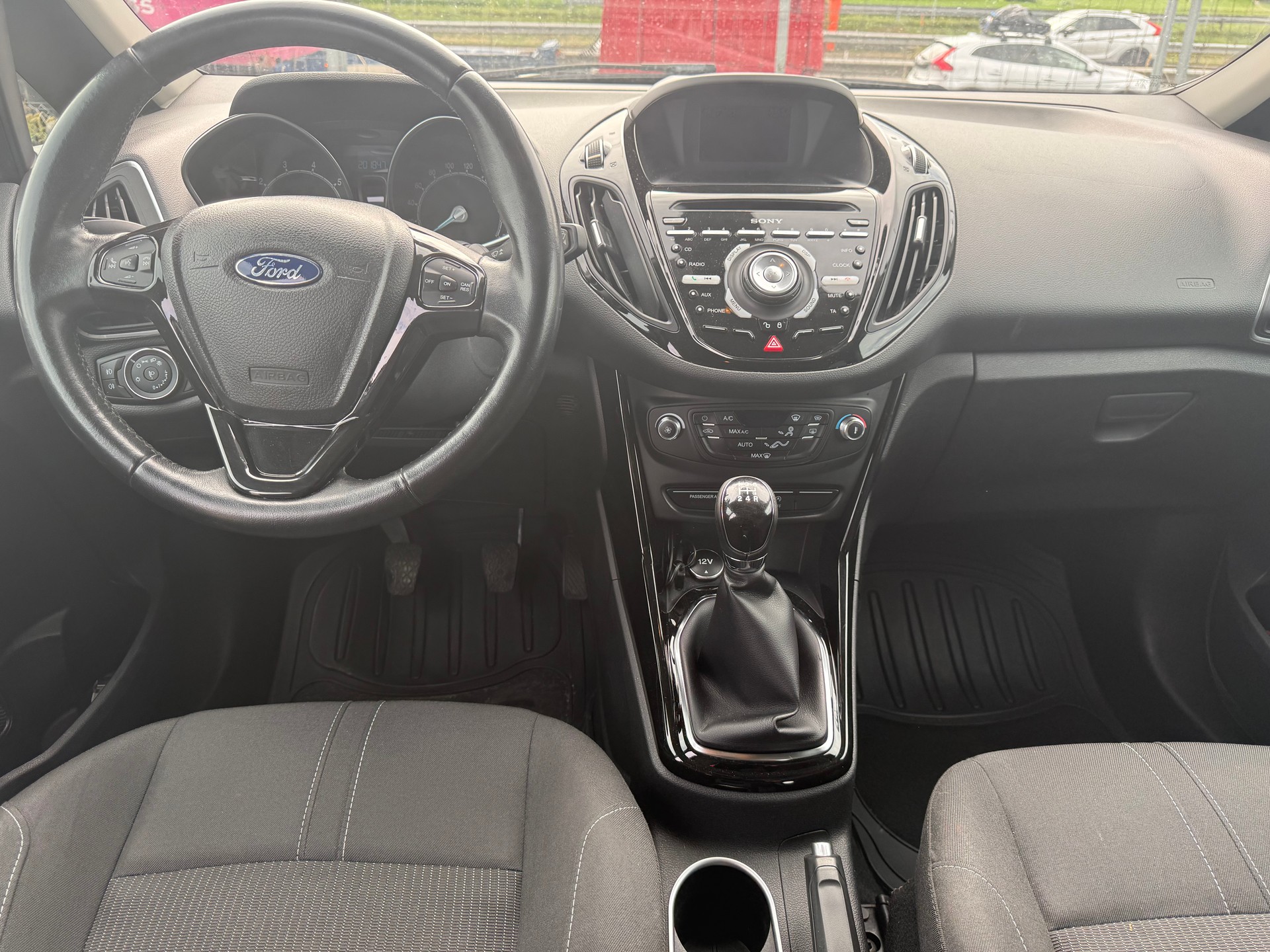 FORD B-Max 1.0 SCTi Titanium-image-6