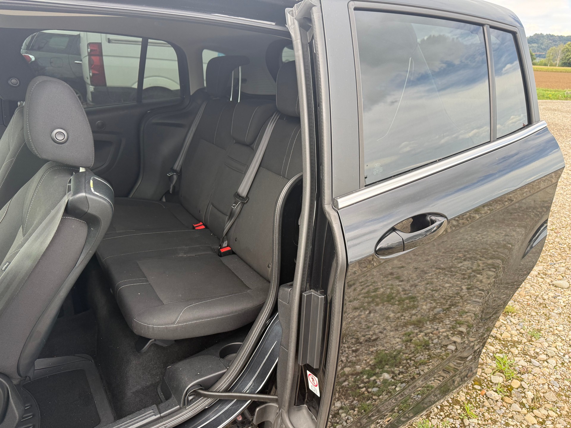 FORD B-Max 1.0 SCTi Titanium-image-9
