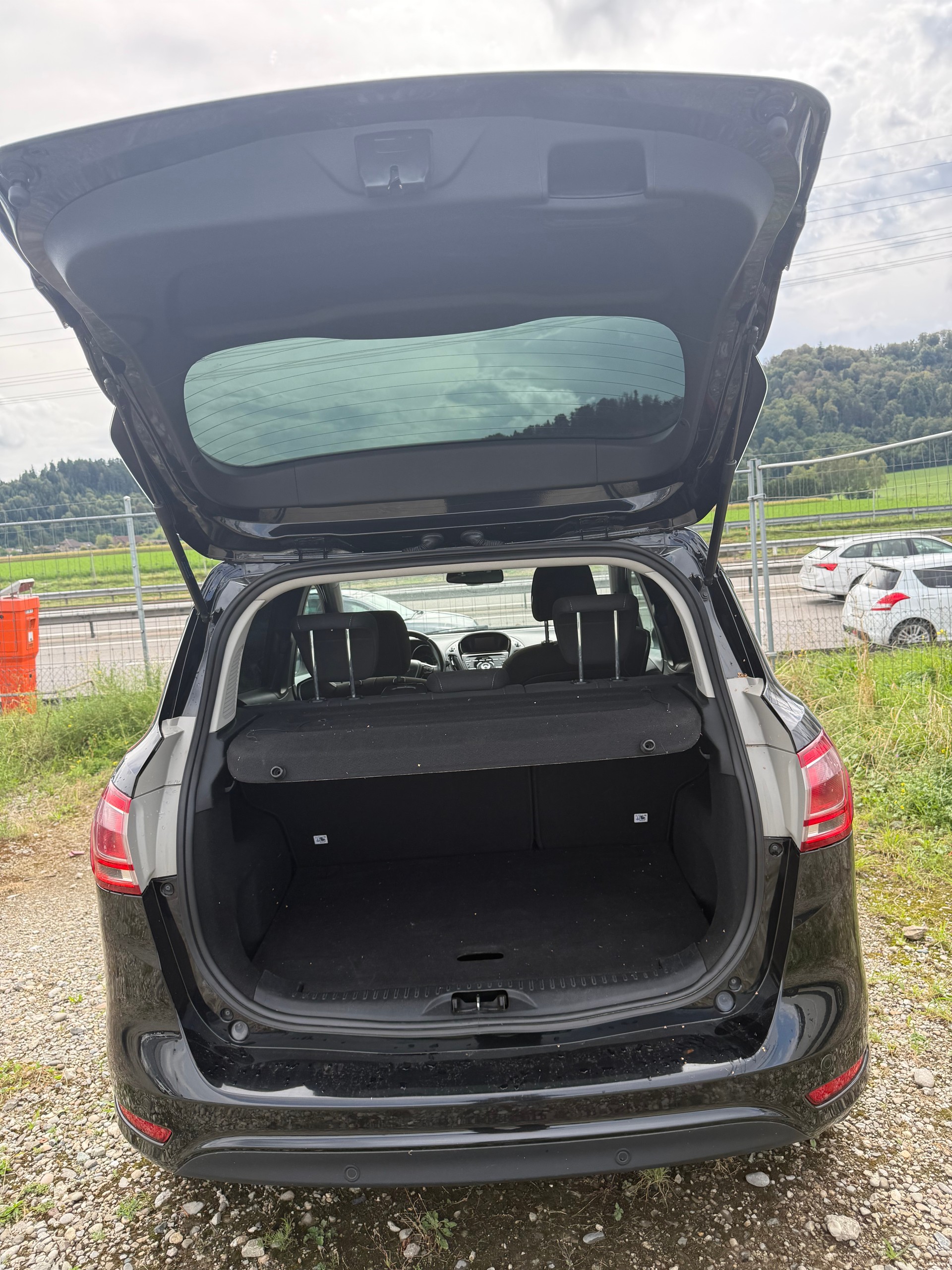 FORD B-Max 1.0 SCTi Titanium-image-11