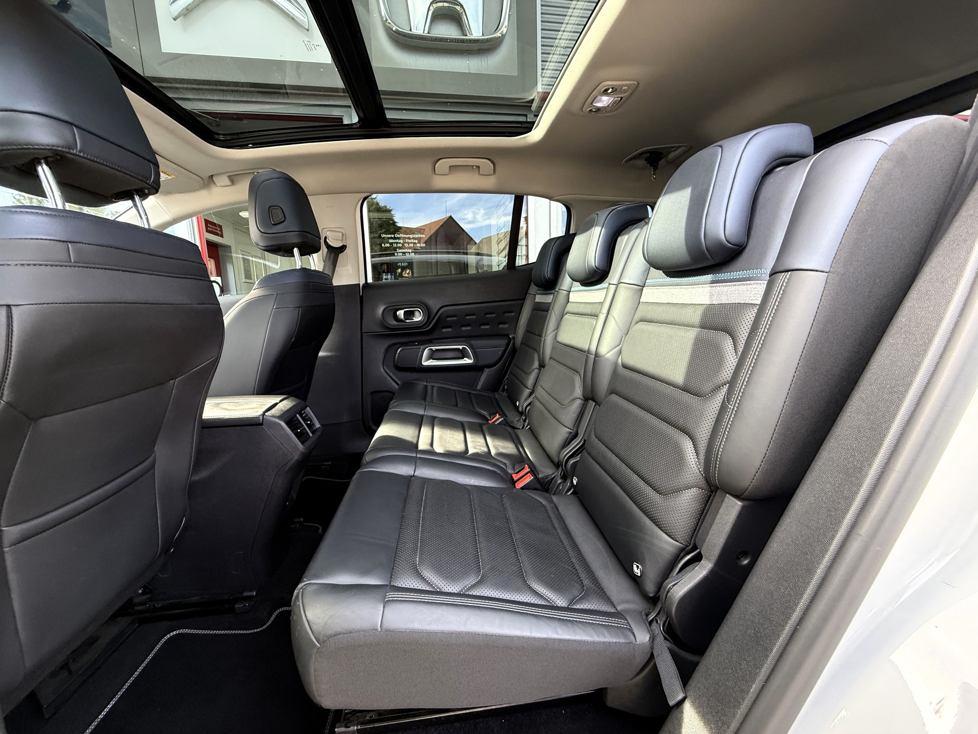 CITROEN C5 Aircross 1.5 Diesel Max EAT8-image-9