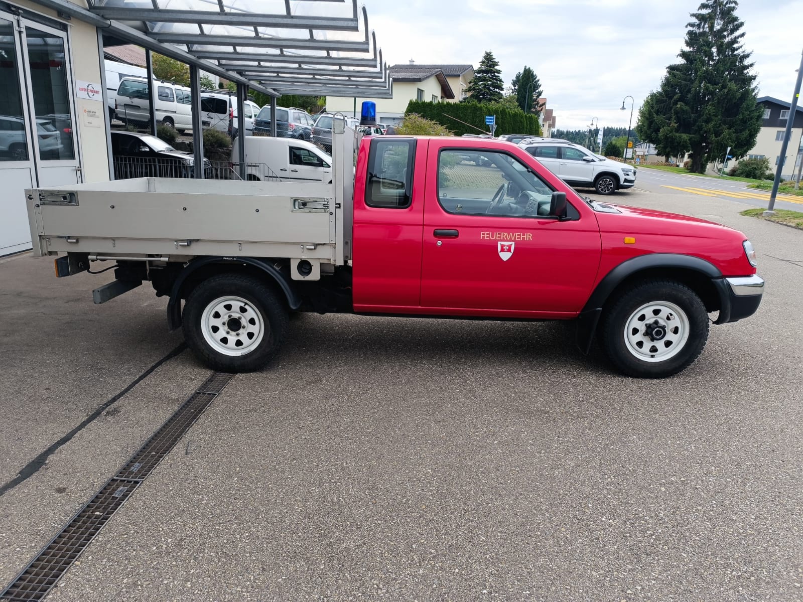 NISSAN King Cab 2.4 4x4-image-6