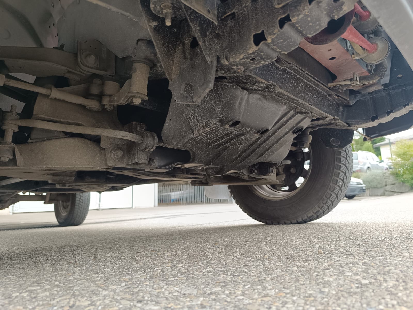 NISSAN King Cab 2.4 4x4-image-12