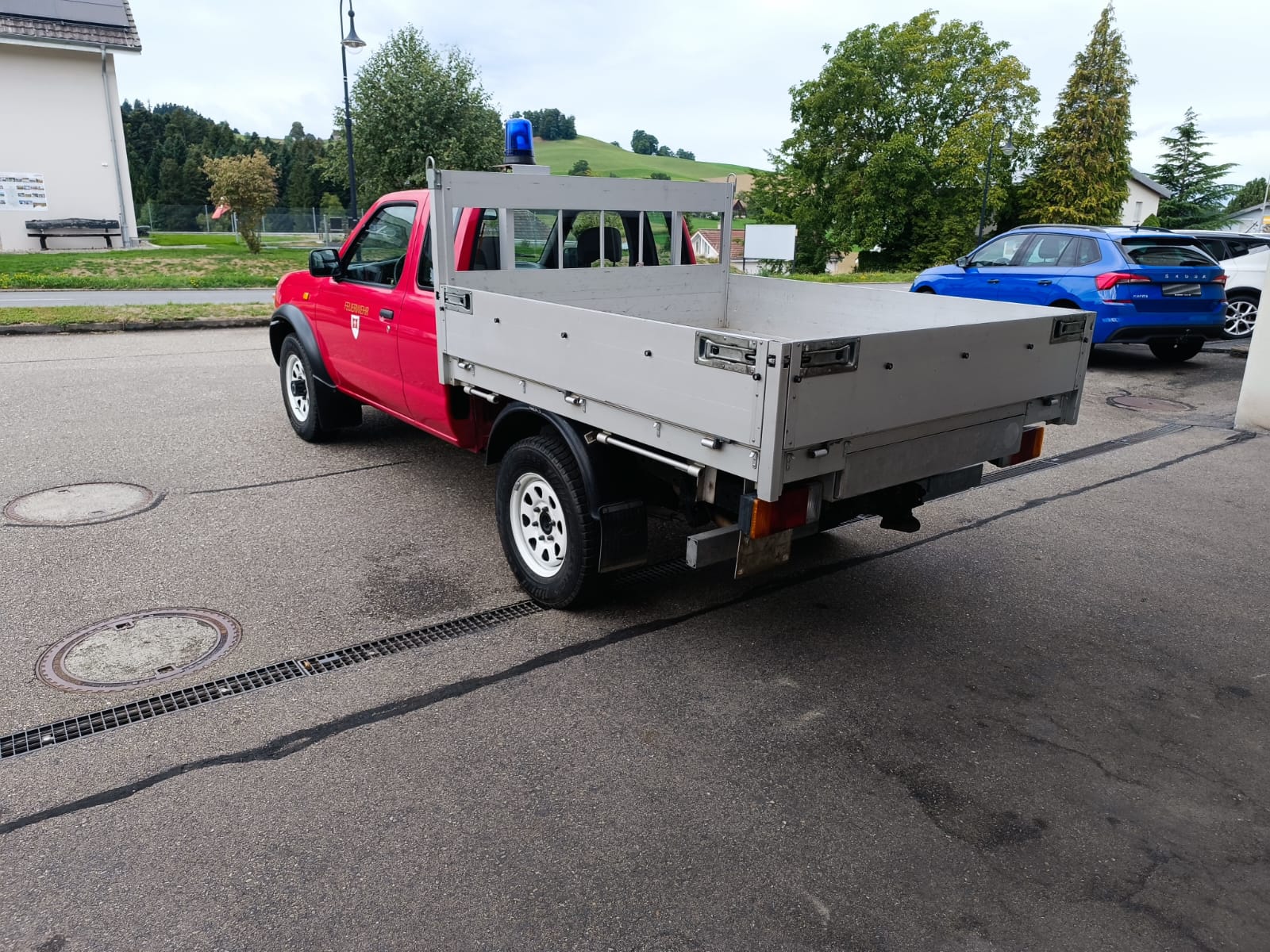NISSAN King Cab 2.4 4x4-image-3