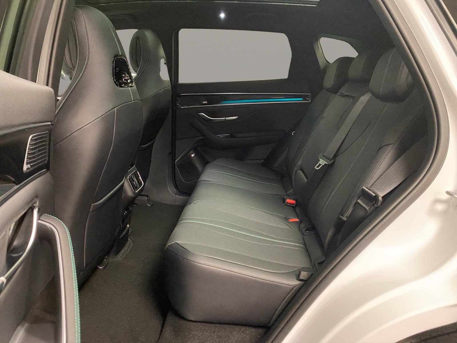 BYD Seal U DM-i Design AWD-image-13