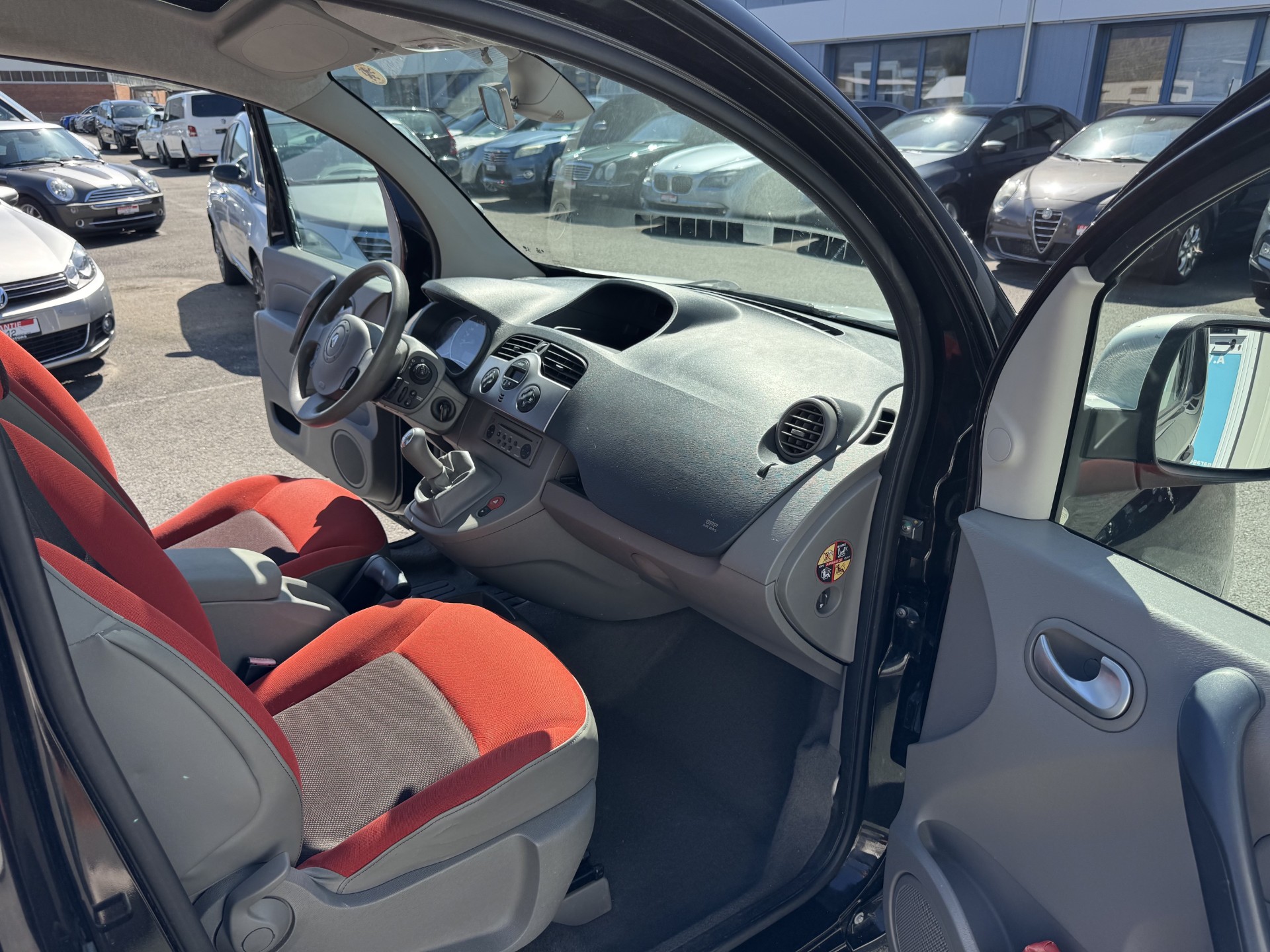 RENAULT Kangoo Be Bop 1.6 16V-image-12
