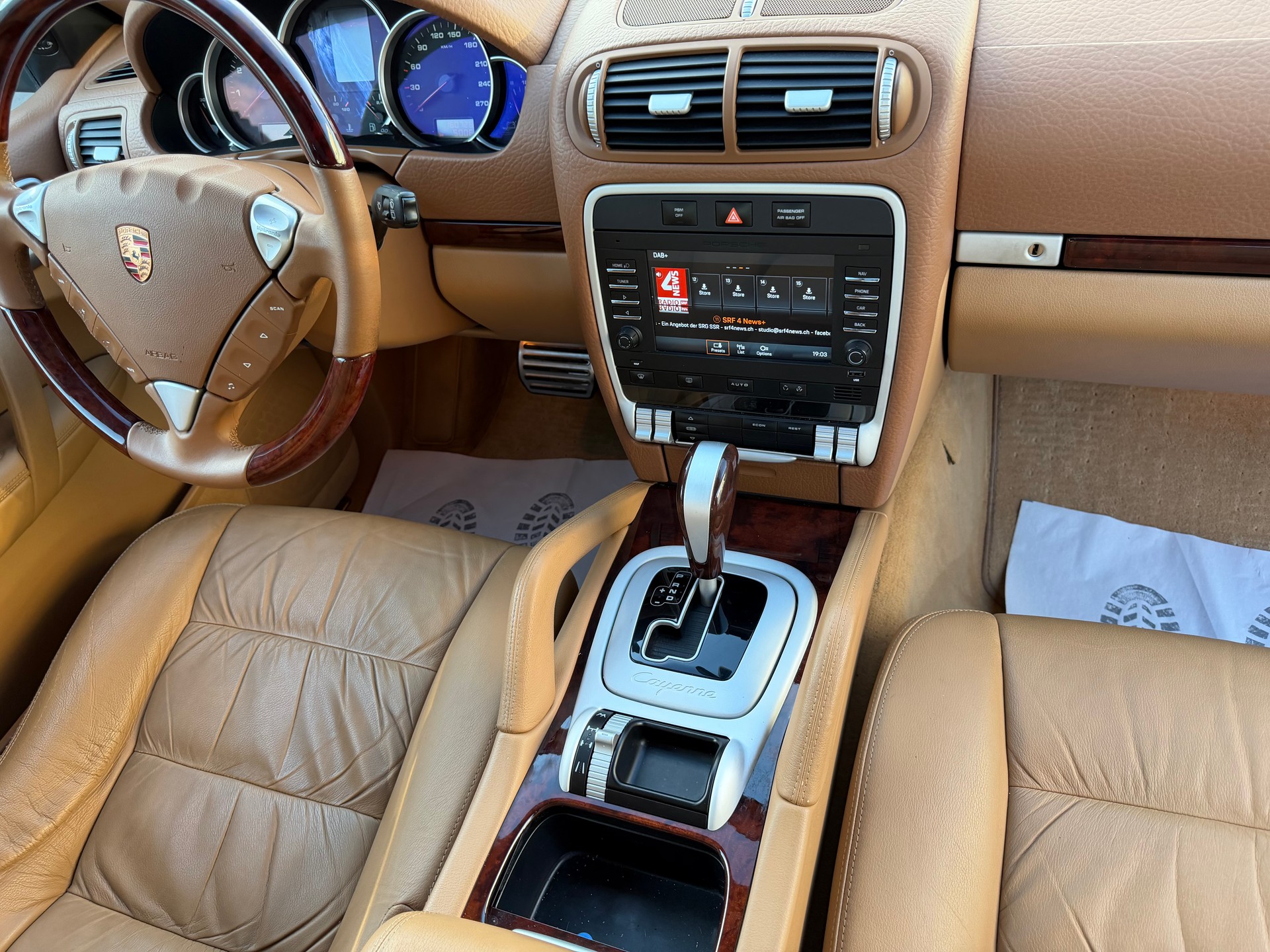 PORSCHE Cayenne S-image-16