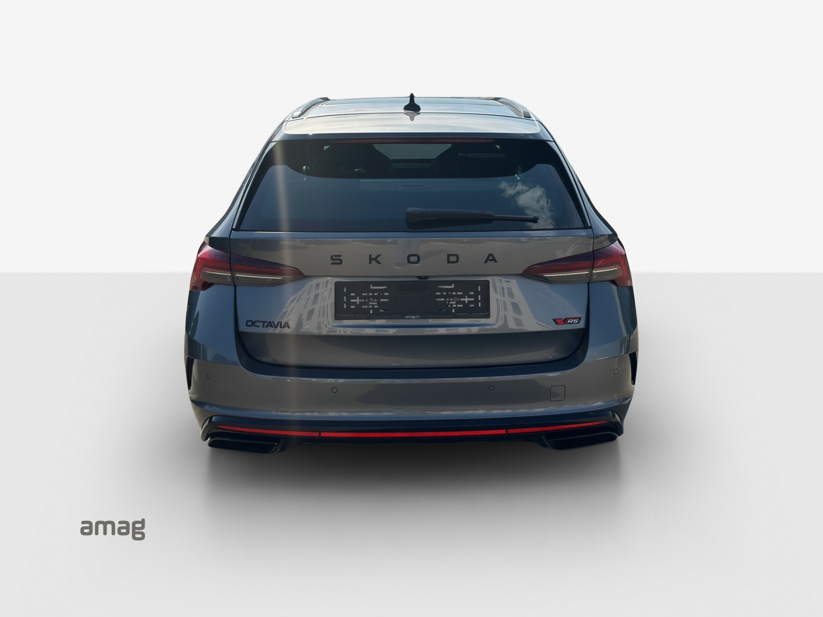 SKODA Octavia Combi 2.0 TSI DSG RS-image-3