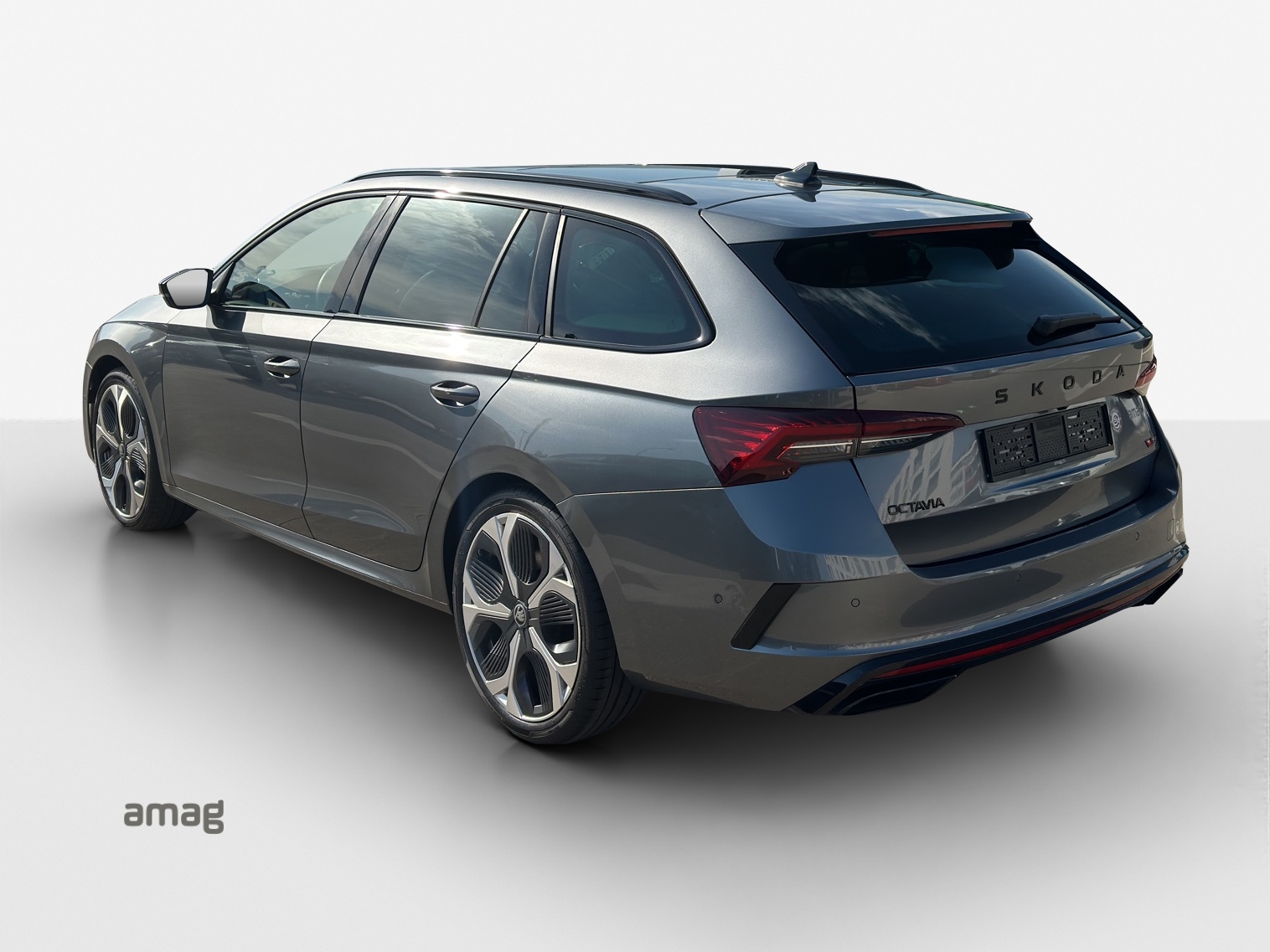 SKODA Octavia Combi 2.0 TSI DSG RS-image-2