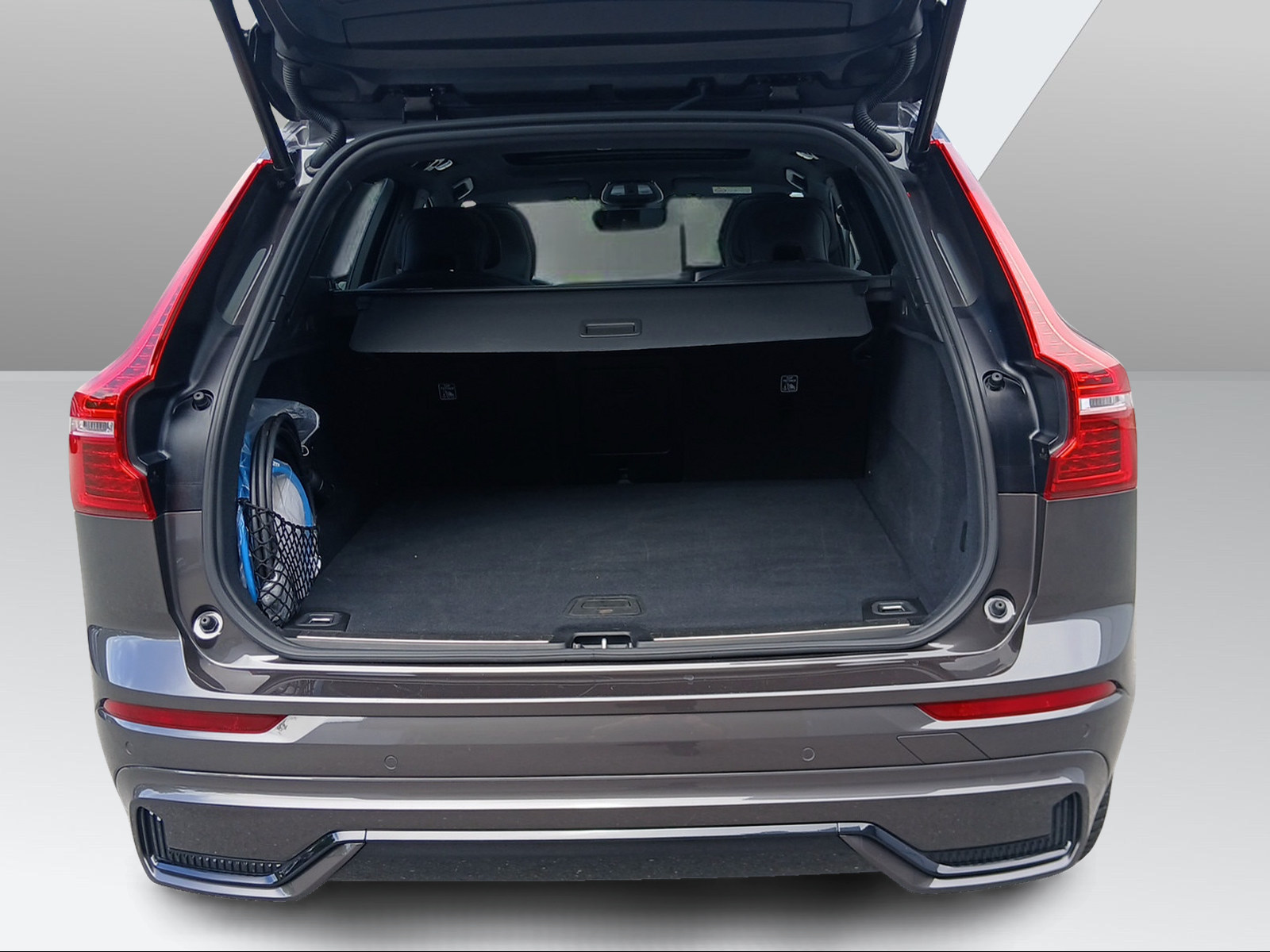 VOLVO XC60 2.0 T6 TE Plus Dark eAWD-image-9