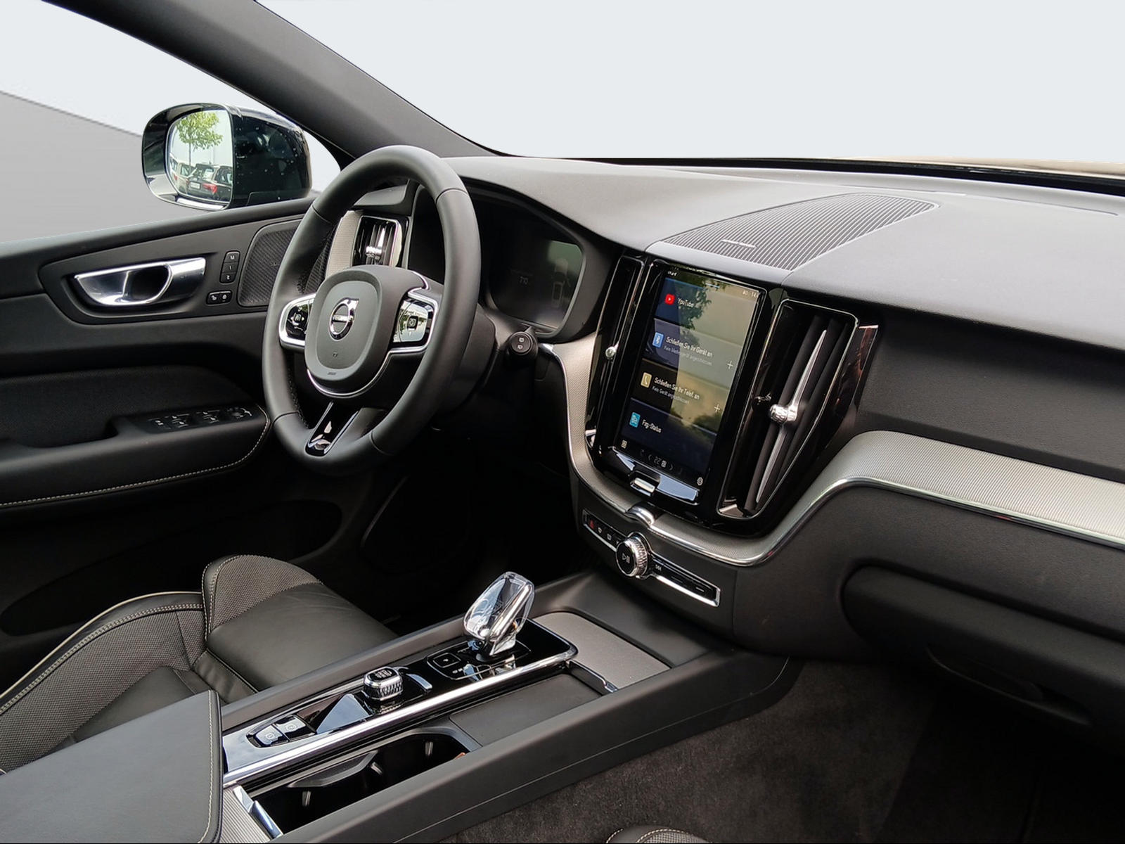 VOLVO XC60 2.0 T6 TE Plus Dark eAWD-image-13