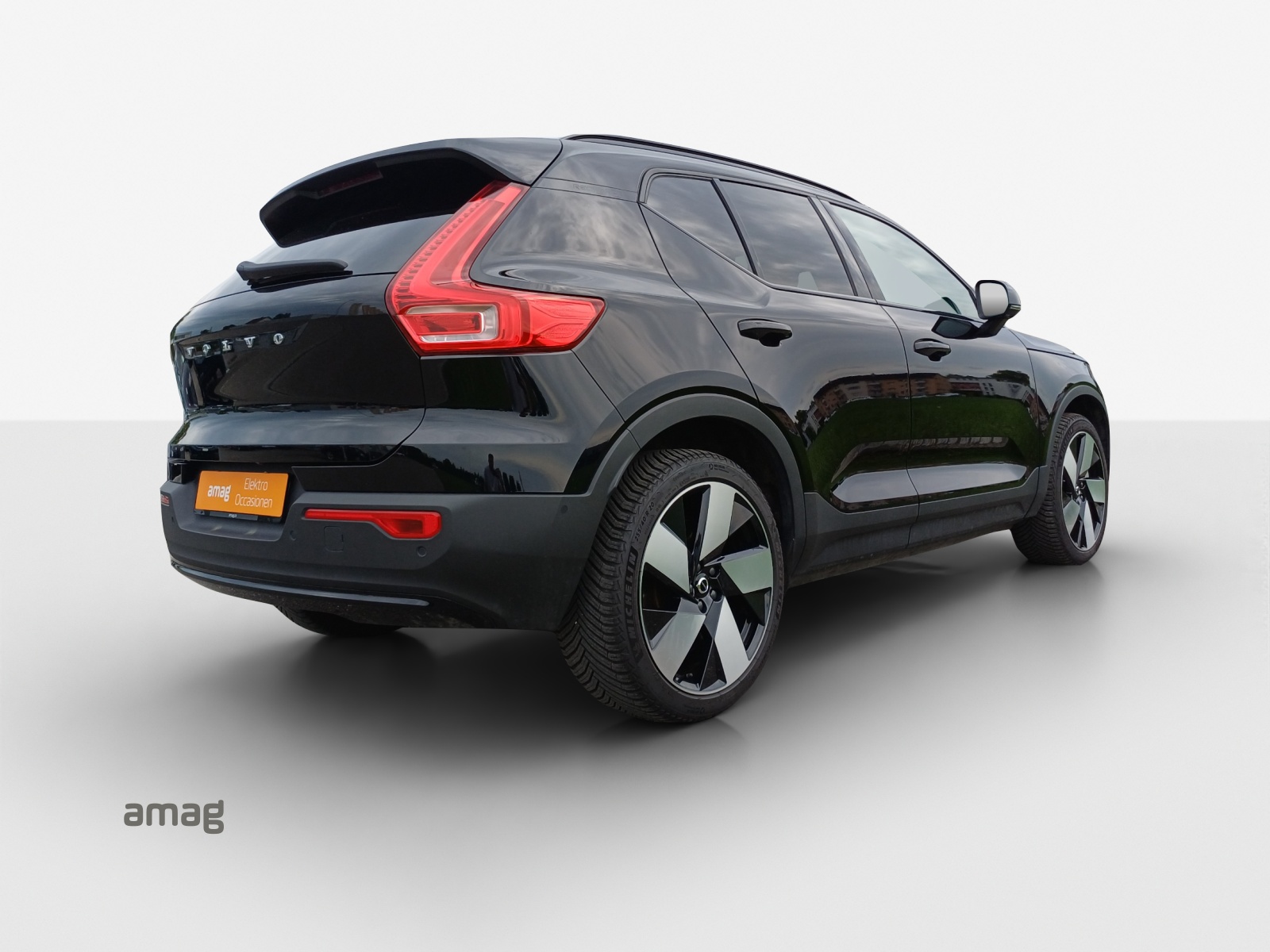 VOLVO XC40 Recharge P8 Twin AWD Pure Electric Ultimate-image-4