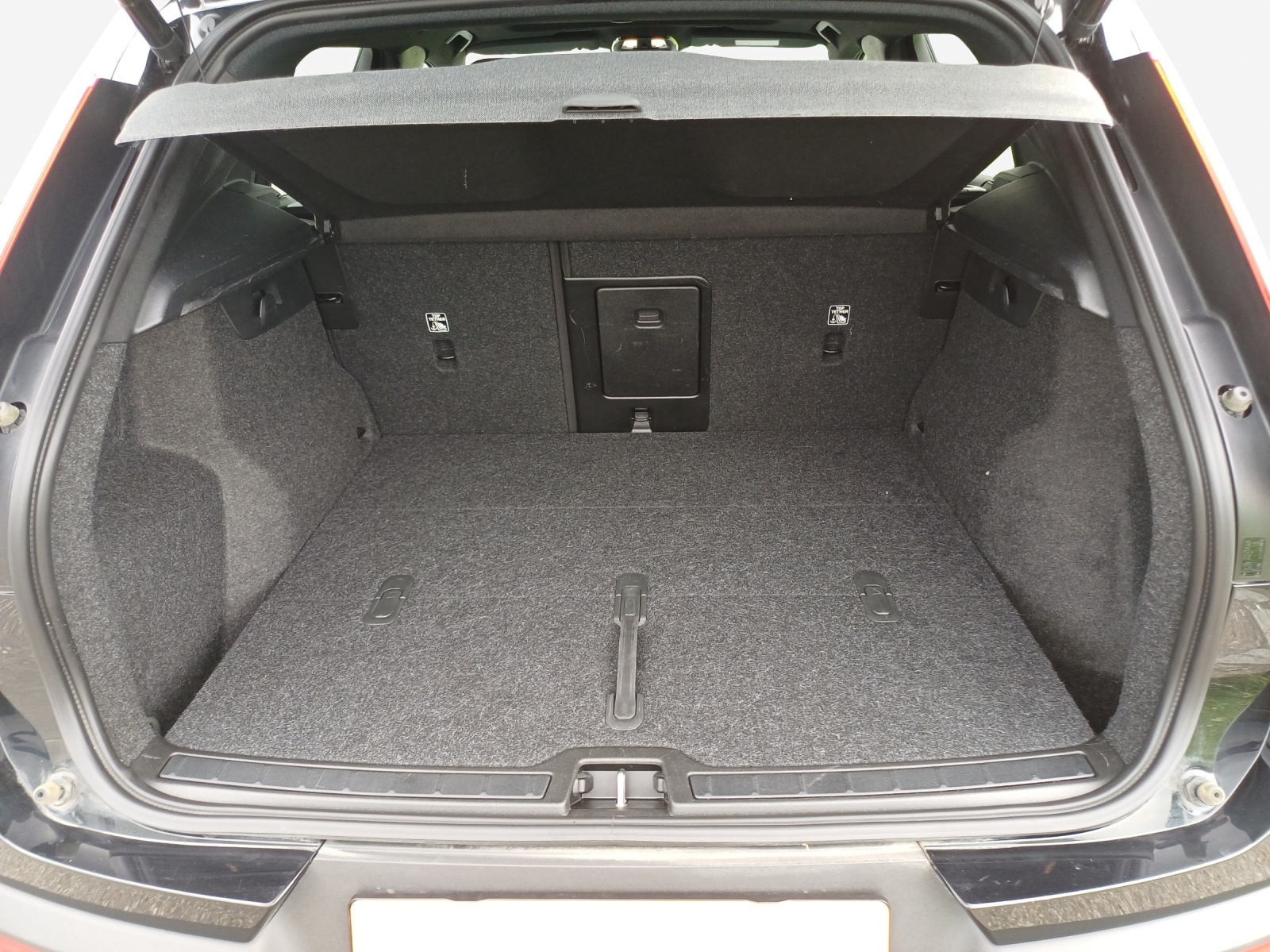 VOLVO XC40 Recharge P8 Twin AWD Pure Electric Ultimate-image-13