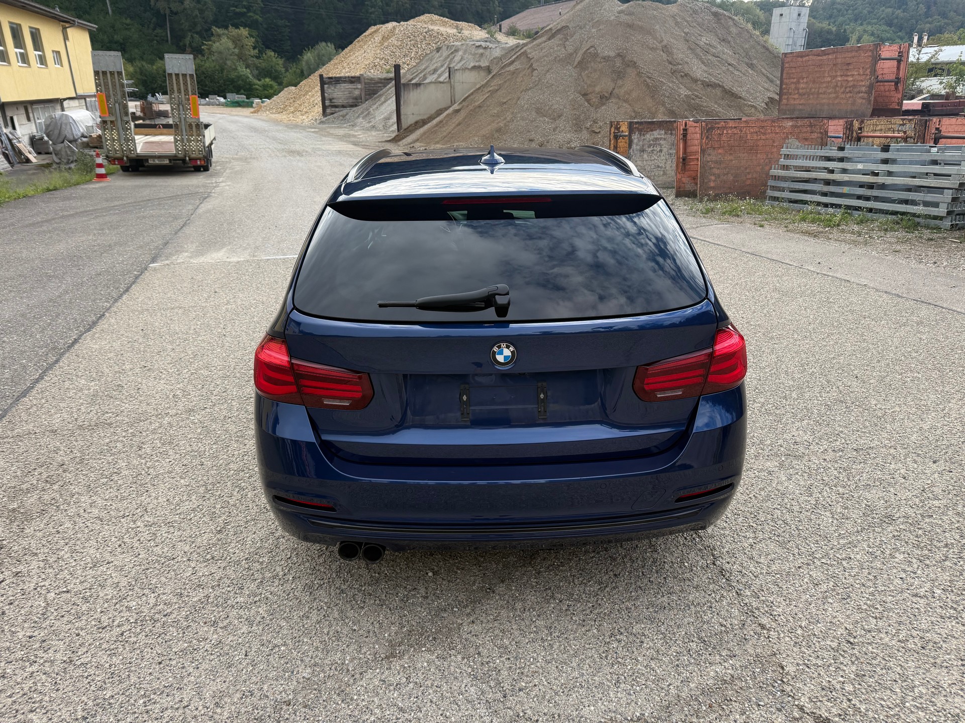 BMW 320d xDrive Touring Swiss Advantage Sport Stept-image-5