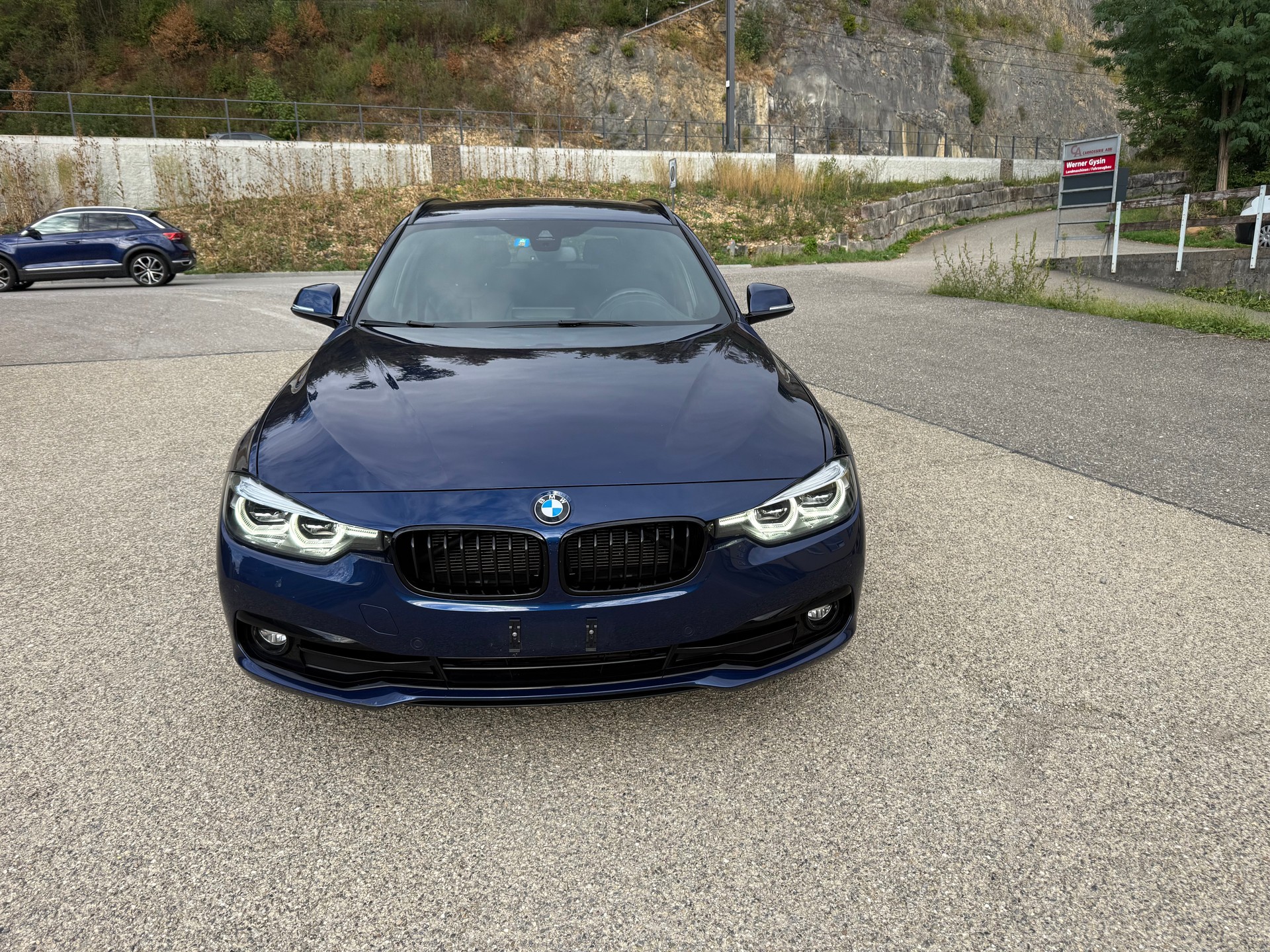 BMW 320d xDrive Touring Swiss Advantage Sport Stept-image-1