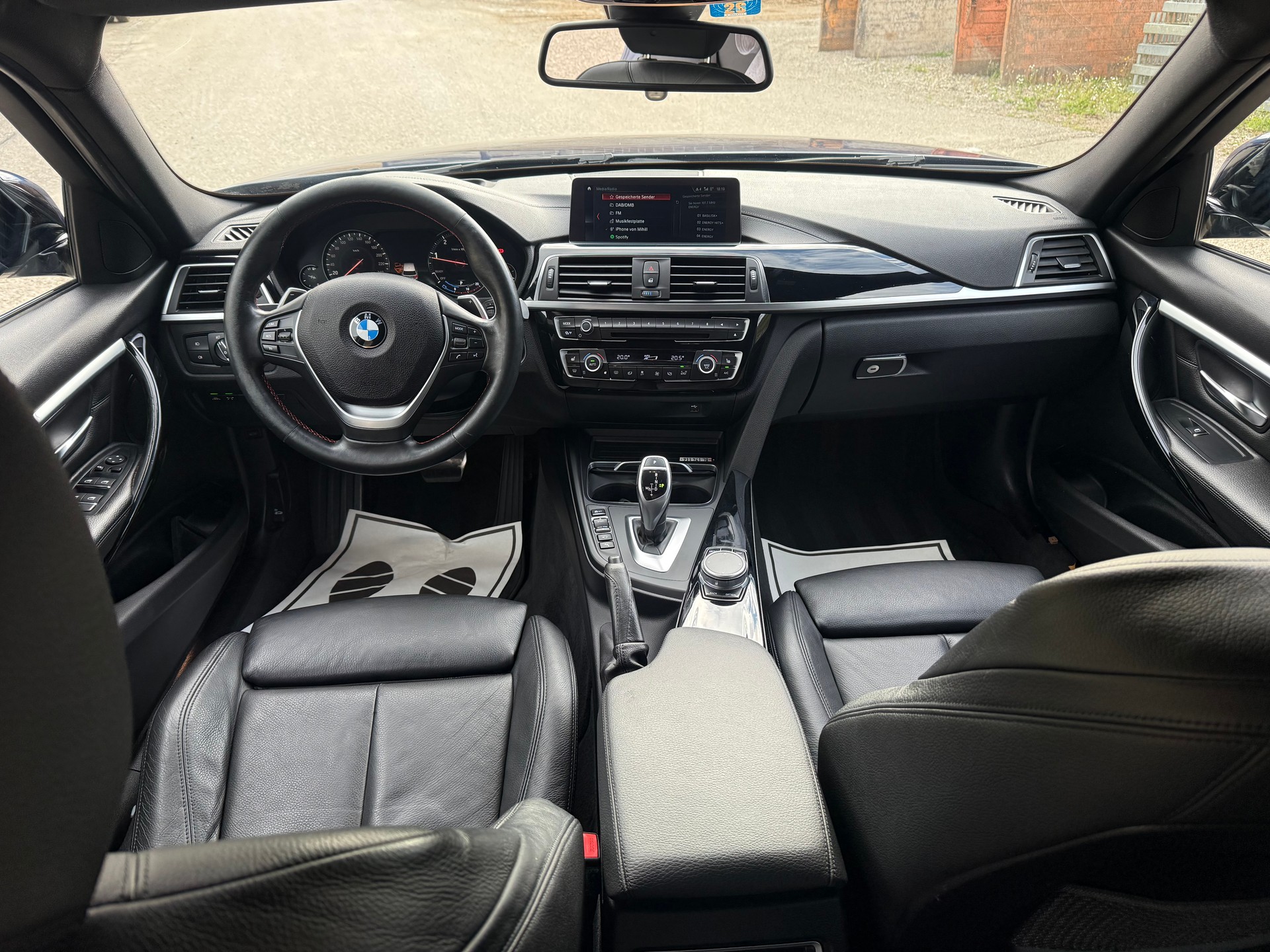 BMW 320d xDrive Touring Swiss Advantage Sport Stept-image-10