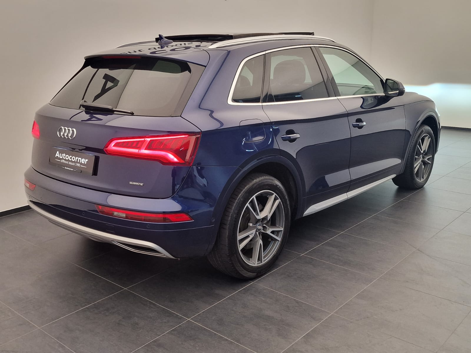 AUDI Q5 2.0 TFSI design quattro S-tronic-image-6