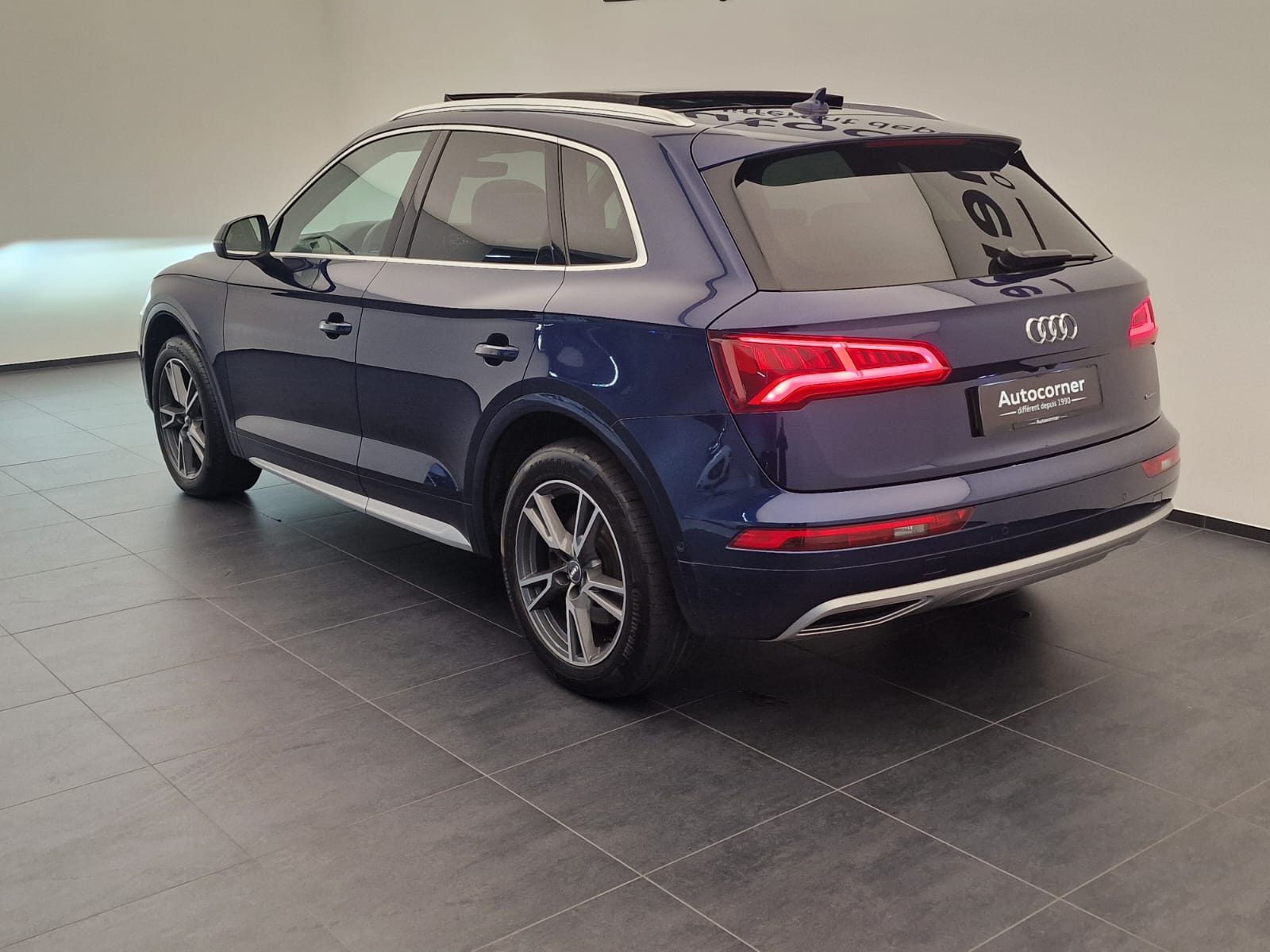 AUDI Q5 2.0 TFSI design quattro S-tronic-image-8