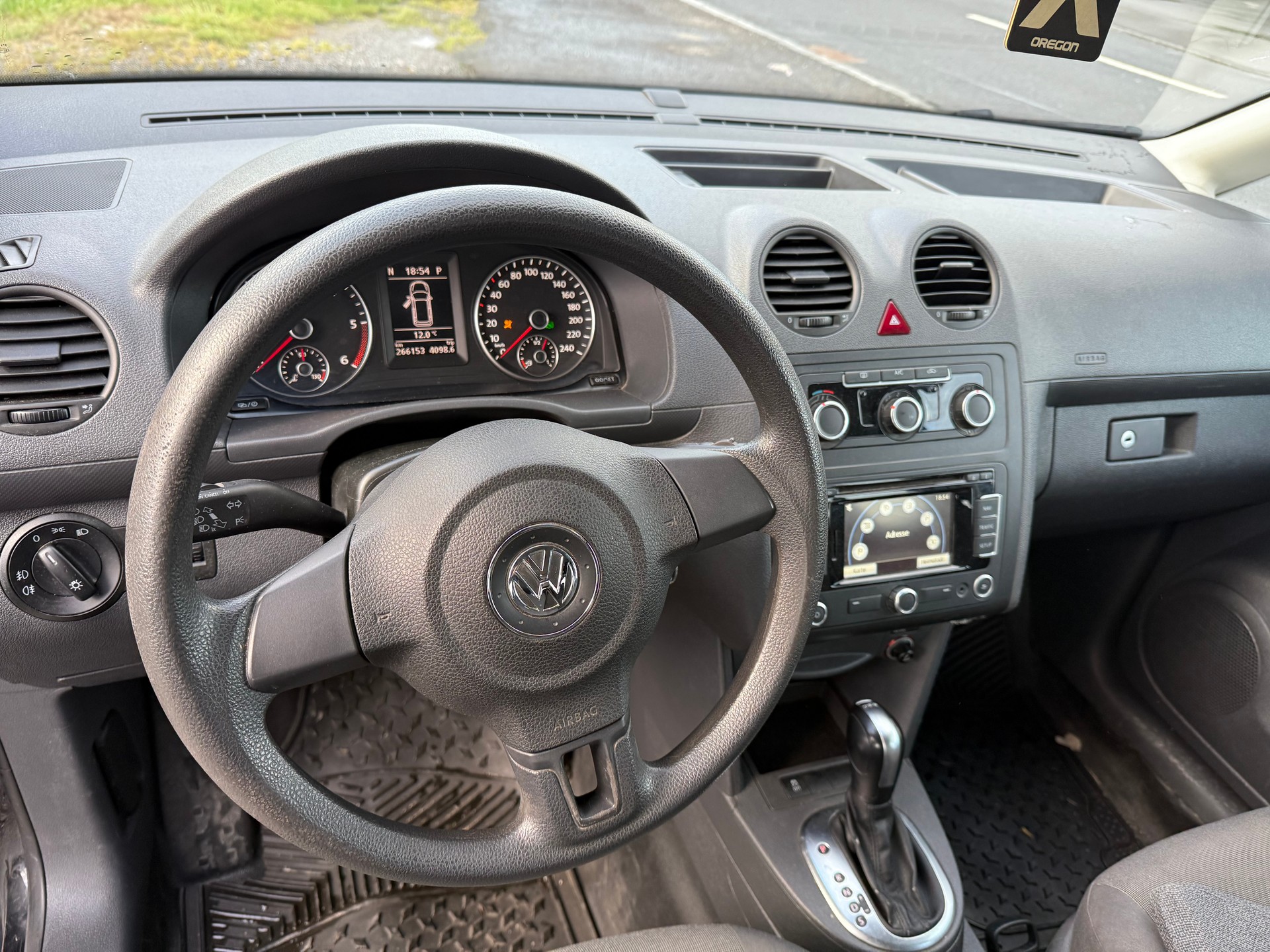 VW Caddy Maxi 1.6 TDI BMT DSG-image-9