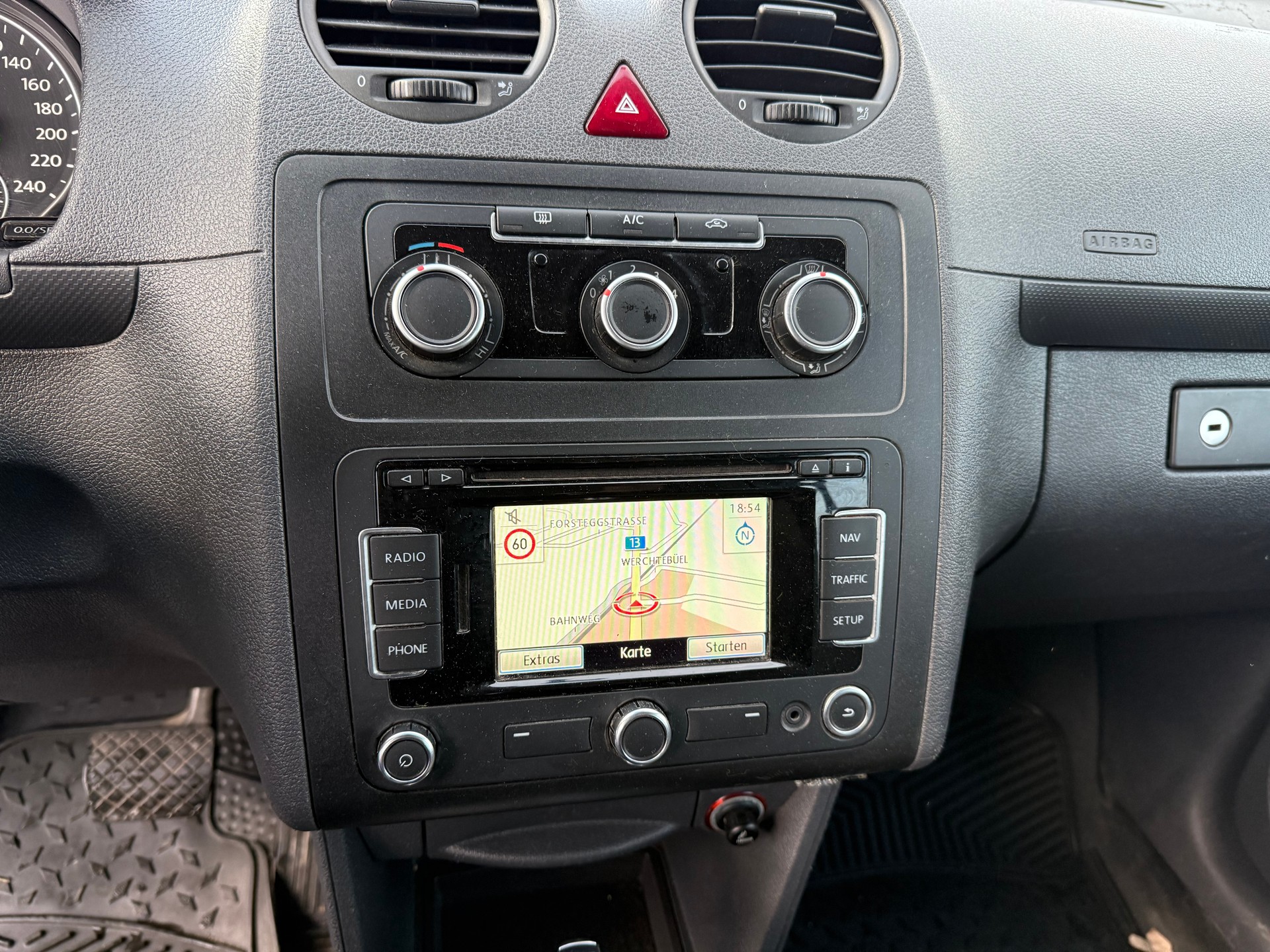 VW Caddy Maxi 1.6 TDI BMT DSG-image-11