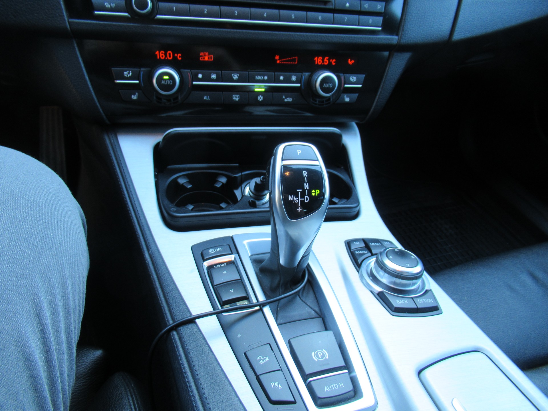 BMW 528i xDrive Touring Steptronic-image-10