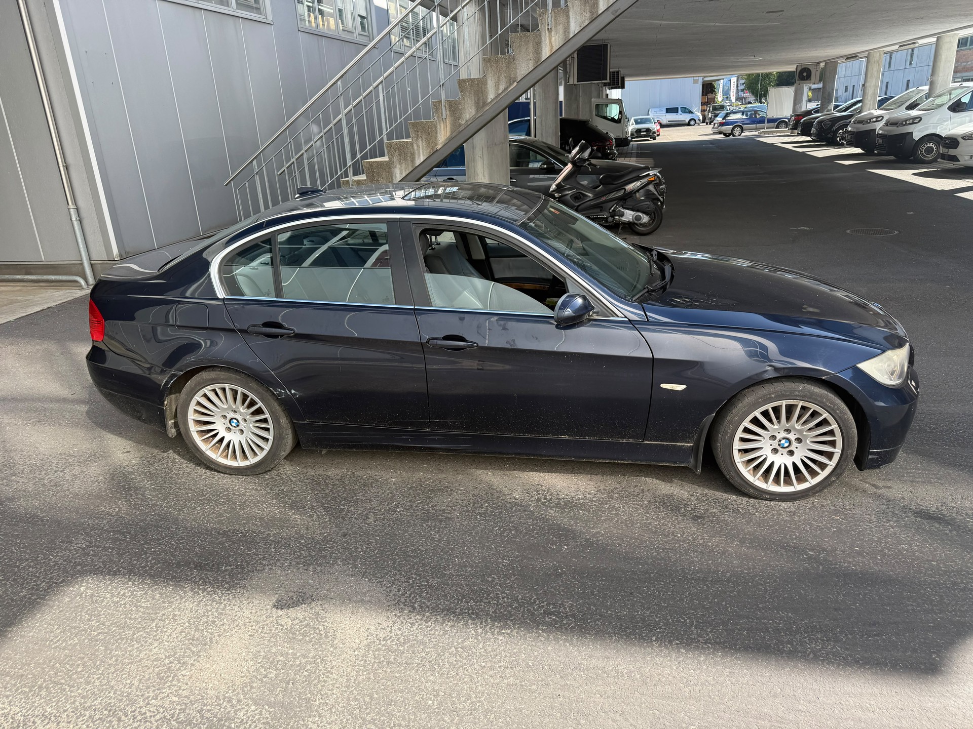 BMW 330xd-image-1