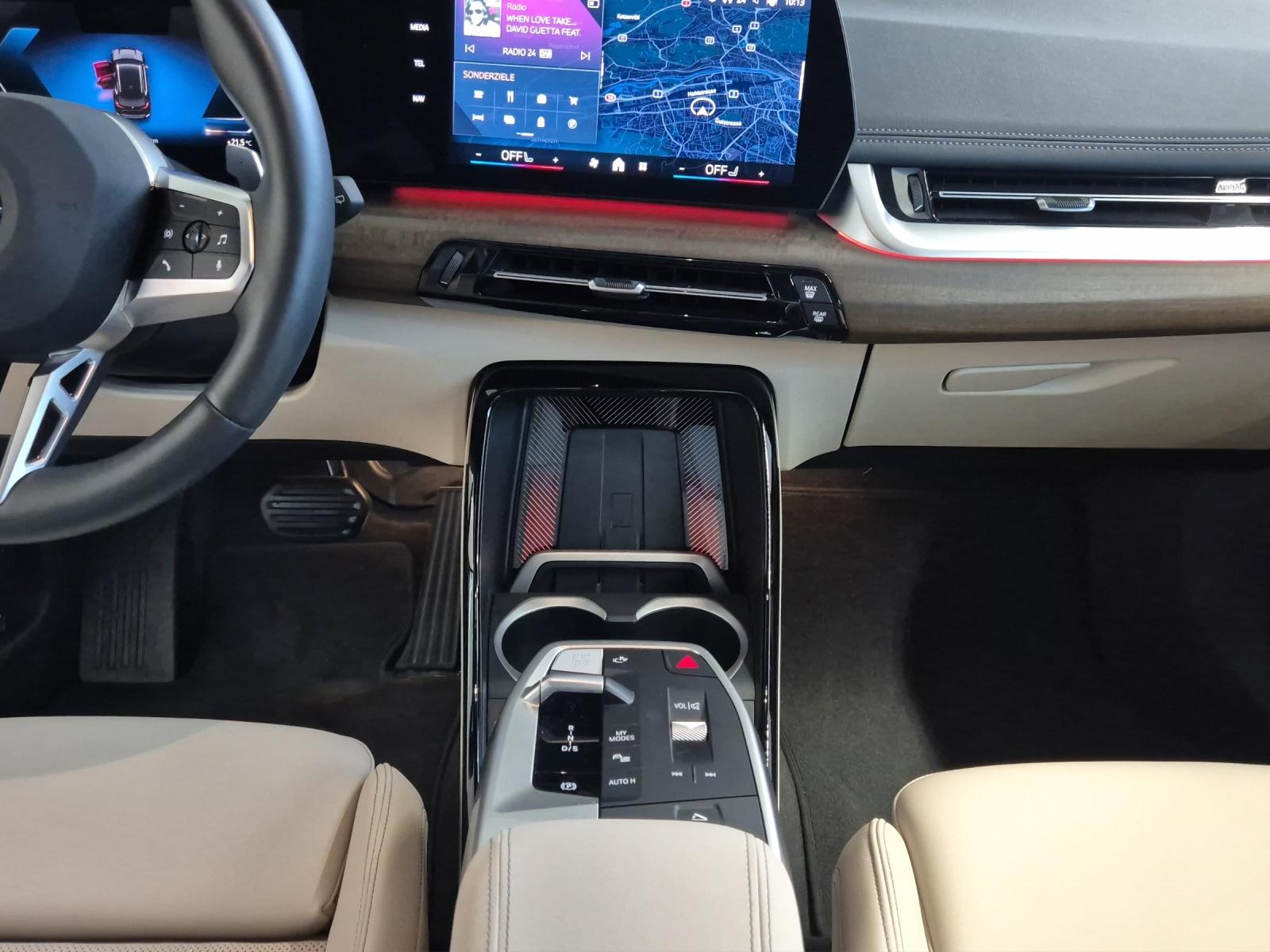 BMW X1 U11 18i sDrive paddles-image-10
