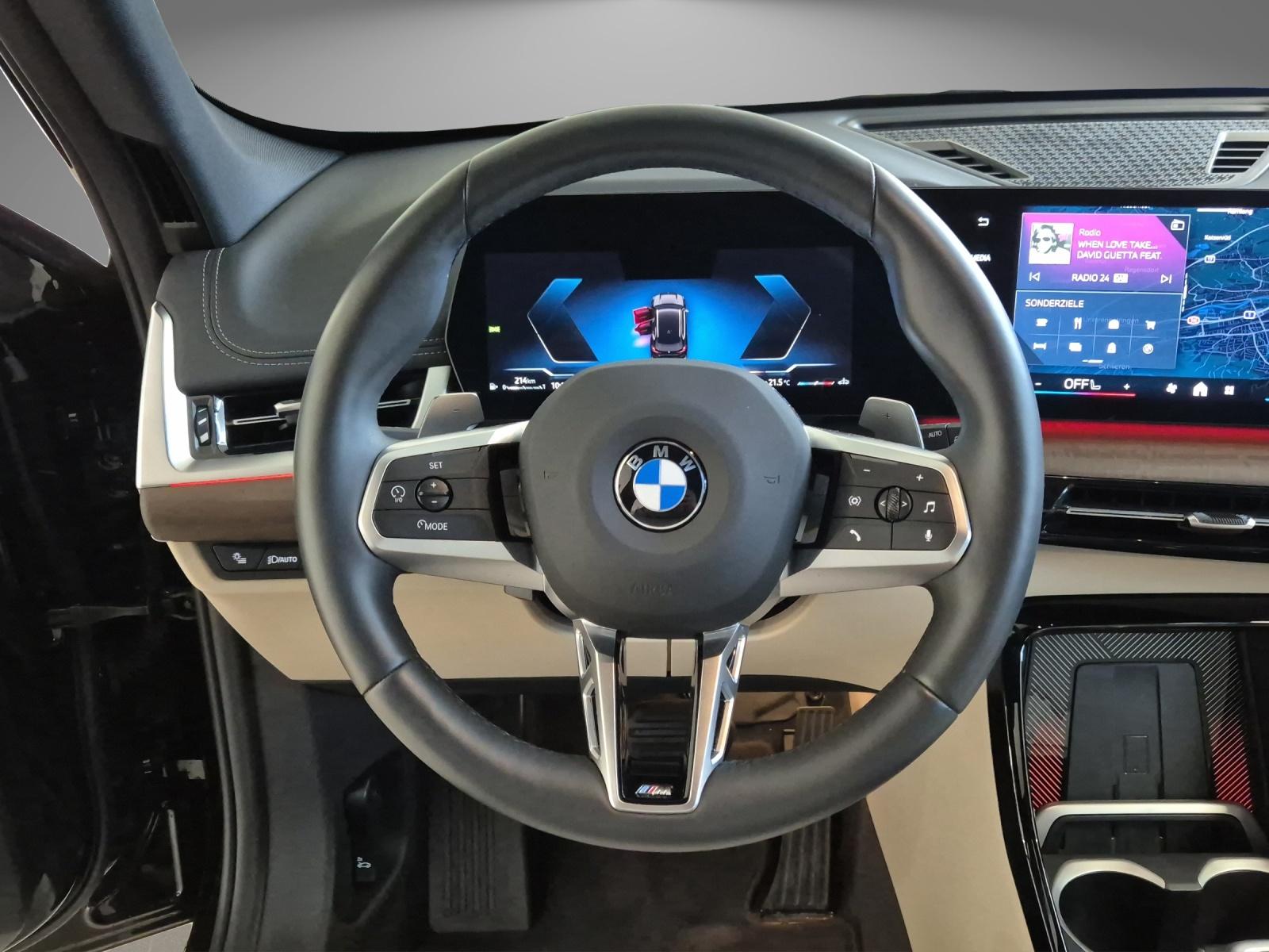 BMW X1 U11 18i sDrive paddles-image-9