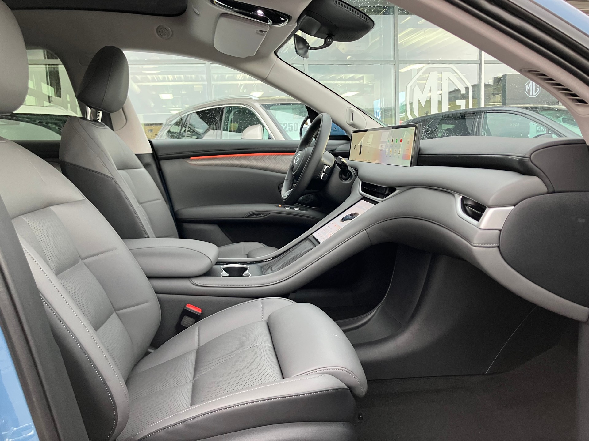 MG IM6 EV 100kWh Performance 20 AWD-image-6