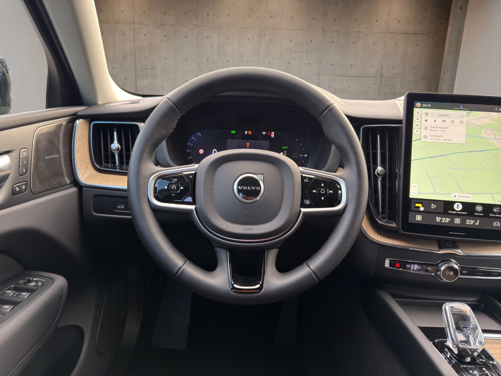 VOLVO XC60 2.0 T6 TE Plus Dark eAWD-image-13