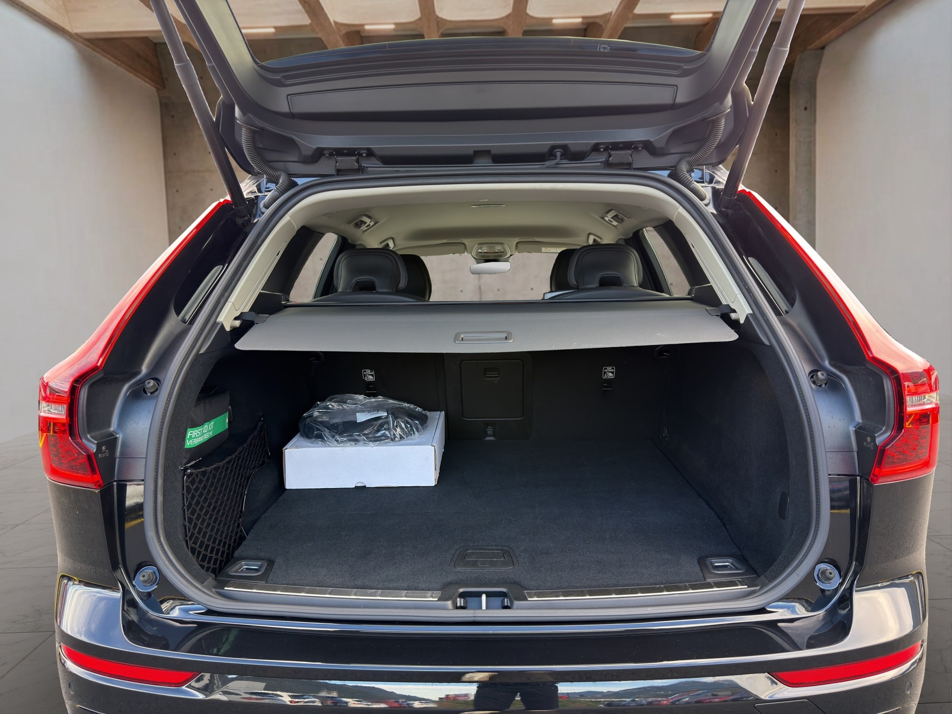 VOLVO XC60 2.0 T6 TE Plus Dark eAWD-image-19