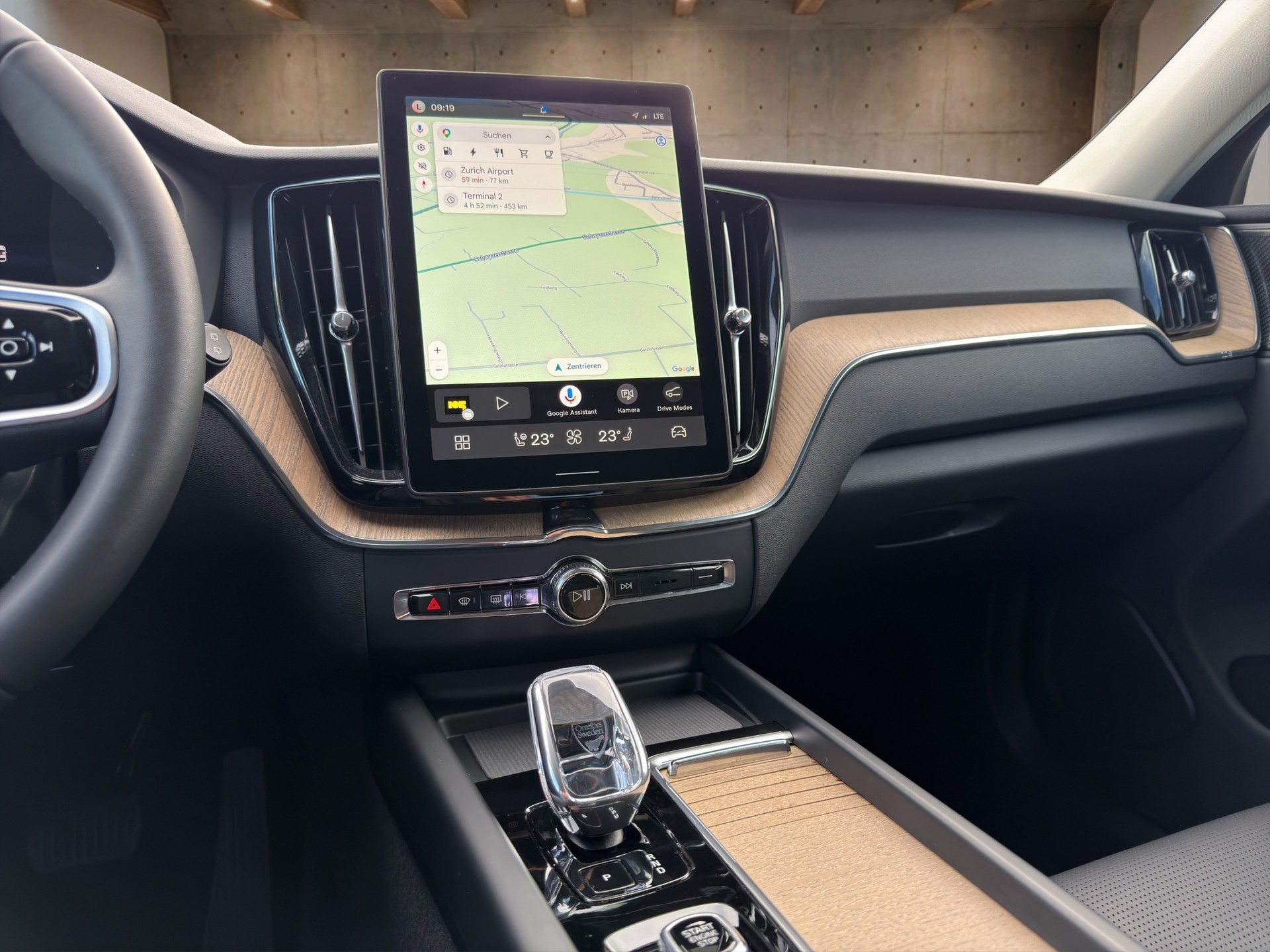 VOLVO XC60 2.0 T6 TE Plus Dark eAWD-image-14