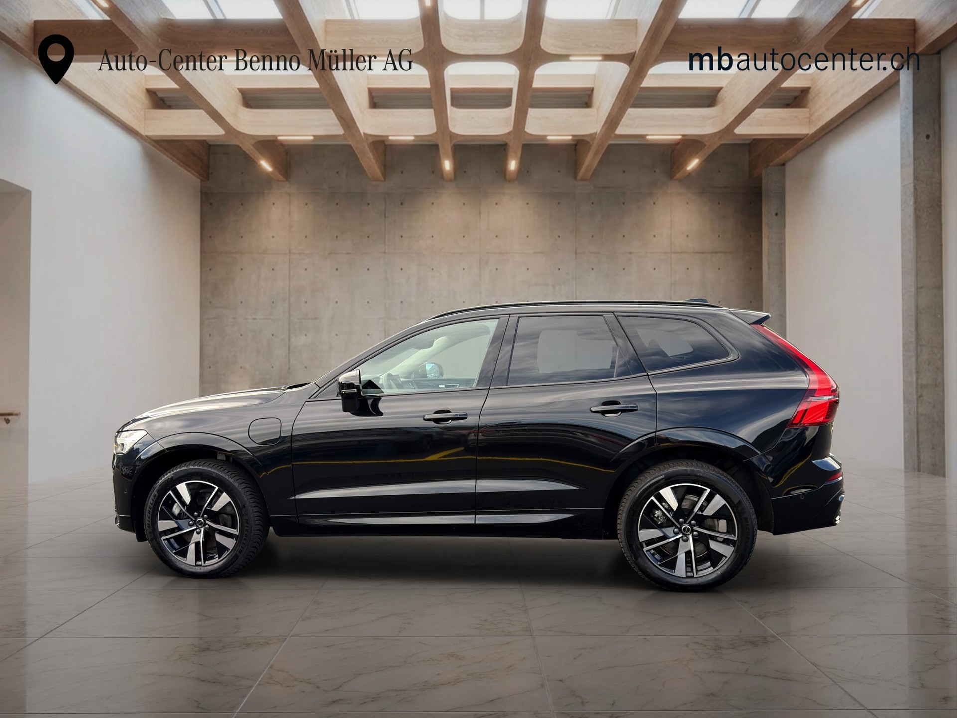 VOLVO XC60 2.0 T6 TE Plus Dark eAWD-image-1