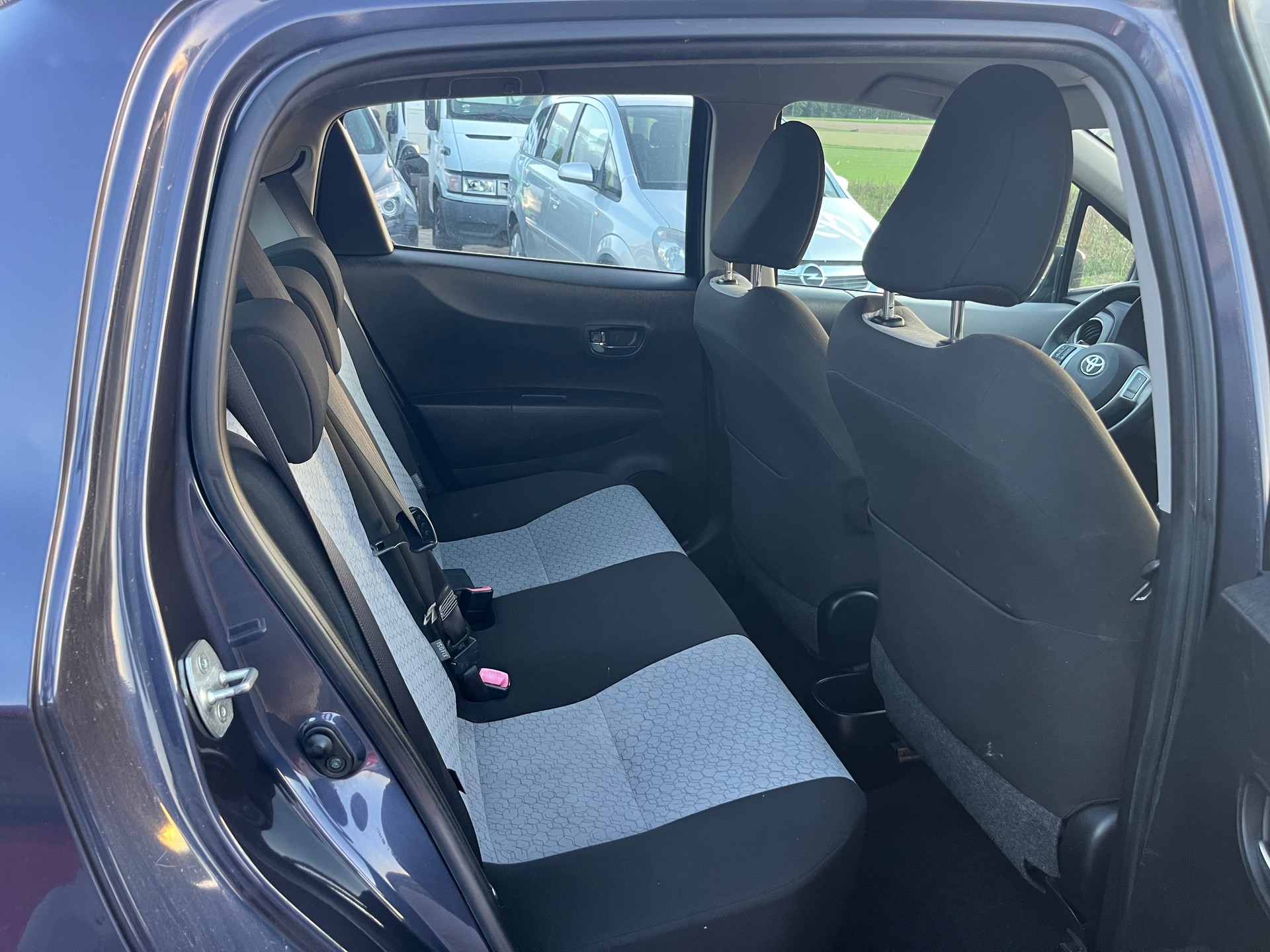 TOYOTA Yaris 1.33 Linea Sol-image-9