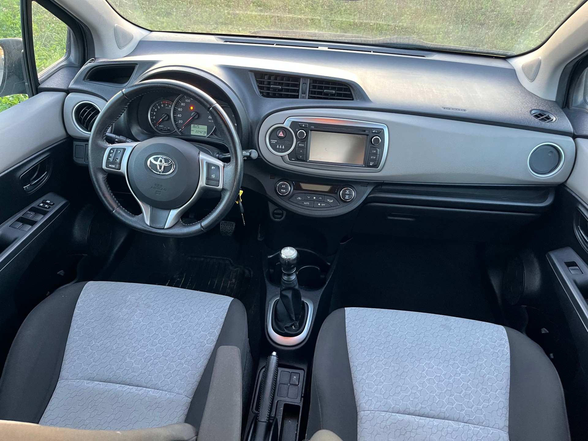 TOYOTA Yaris 1.33 Linea Sol-image-10
