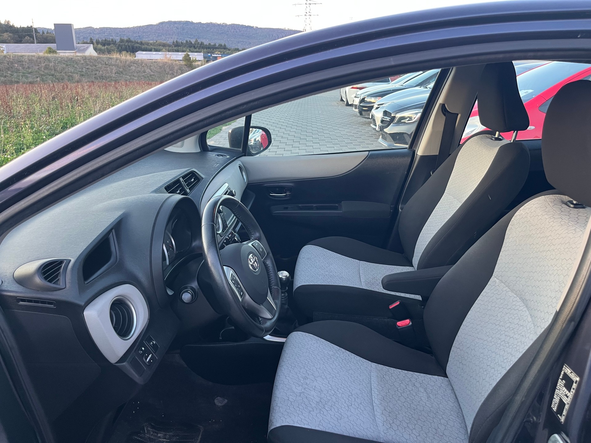 TOYOTA Yaris 1.33 Linea Sol-image-13
