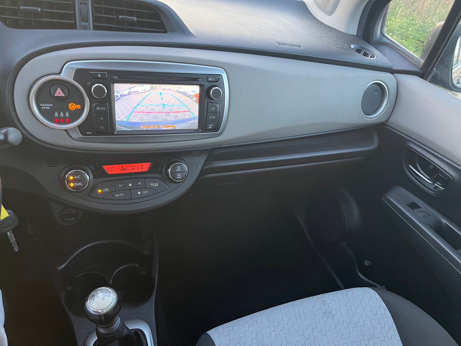 TOYOTA Yaris 1.33 Linea Sol-image-14