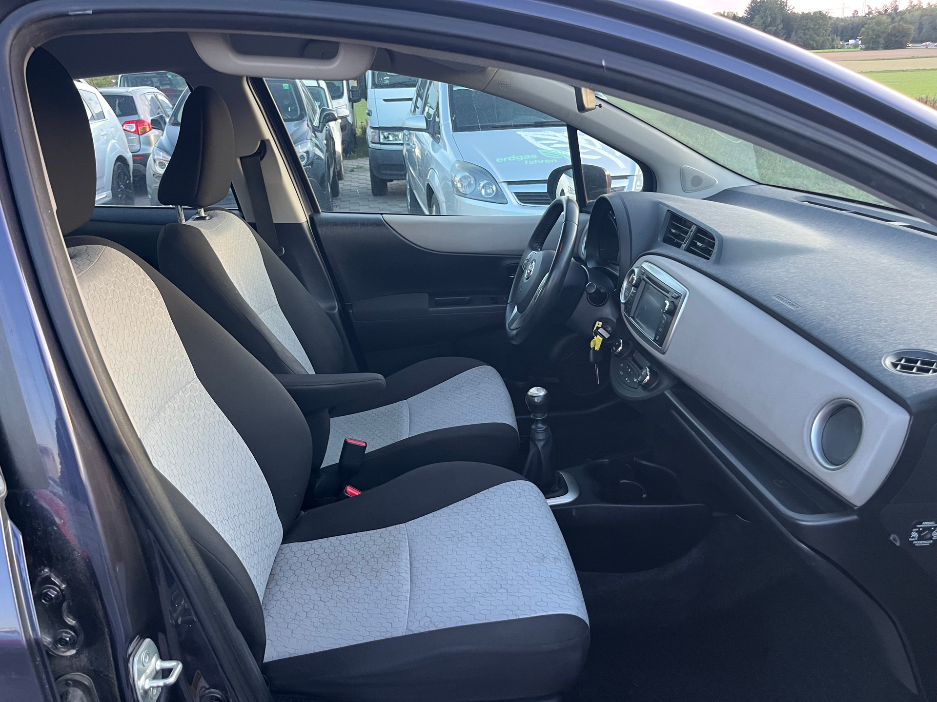 TOYOTA Yaris 1.33 Linea Sol-image-8
