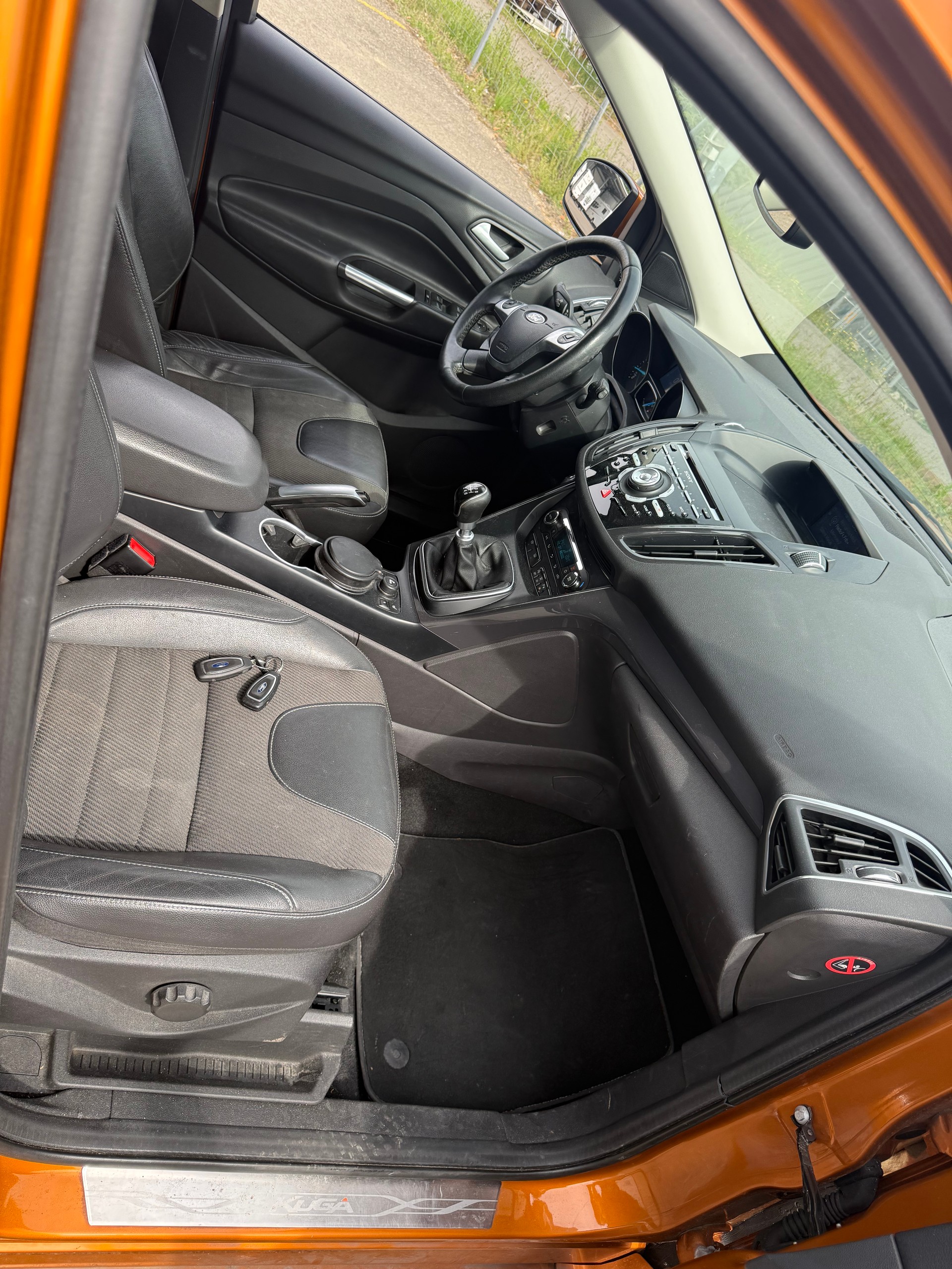 FORD Kuga 1.5 SCTi Carving 2WD-image-5