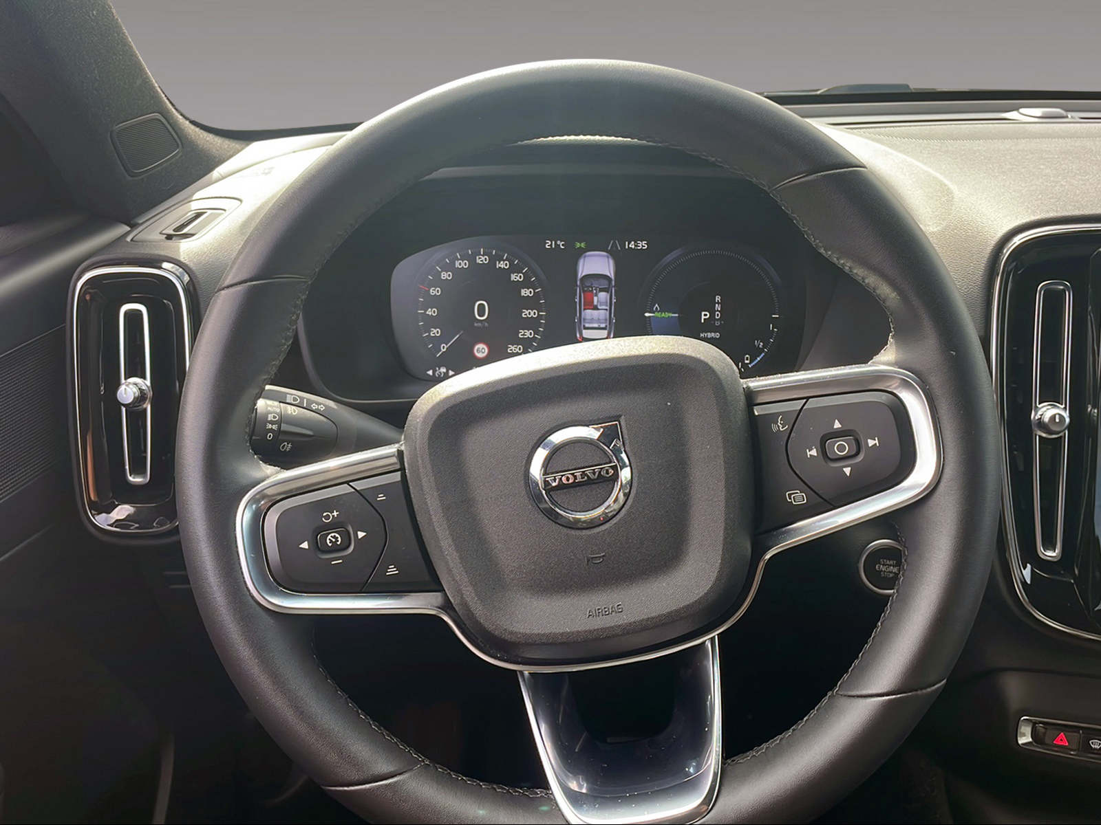 VOLVO XC40 1.5 T5 PiH Plus Dark-image-11
