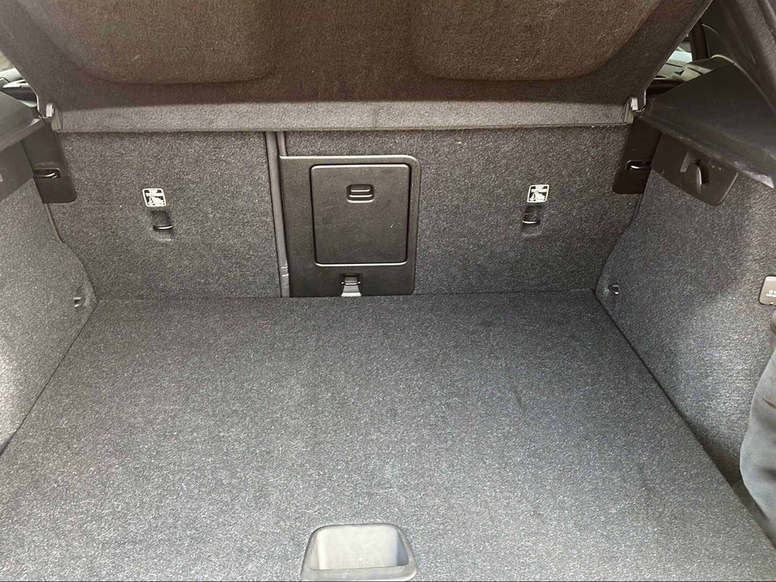 VOLVO XC40 1.5 T5 PiH Plus Dark-image-15
