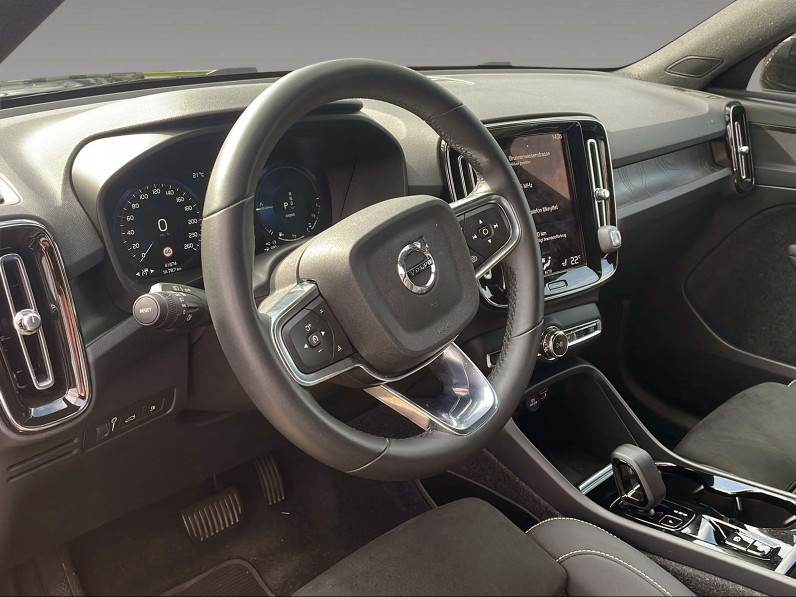 VOLVO XC40 1.5 T5 PiH Plus Dark-image-8