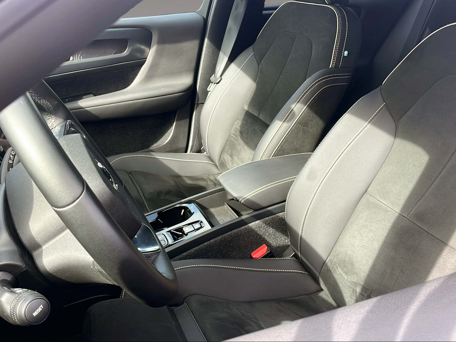 VOLVO XC40 1.5 T5 PiH Plus Dark-image-13