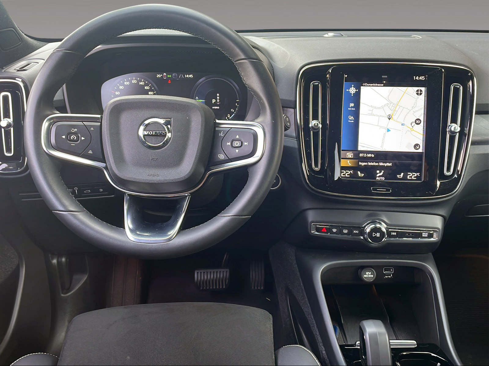 VOLVO XC40 1.5 T5 PiH Plus Dark-image-9