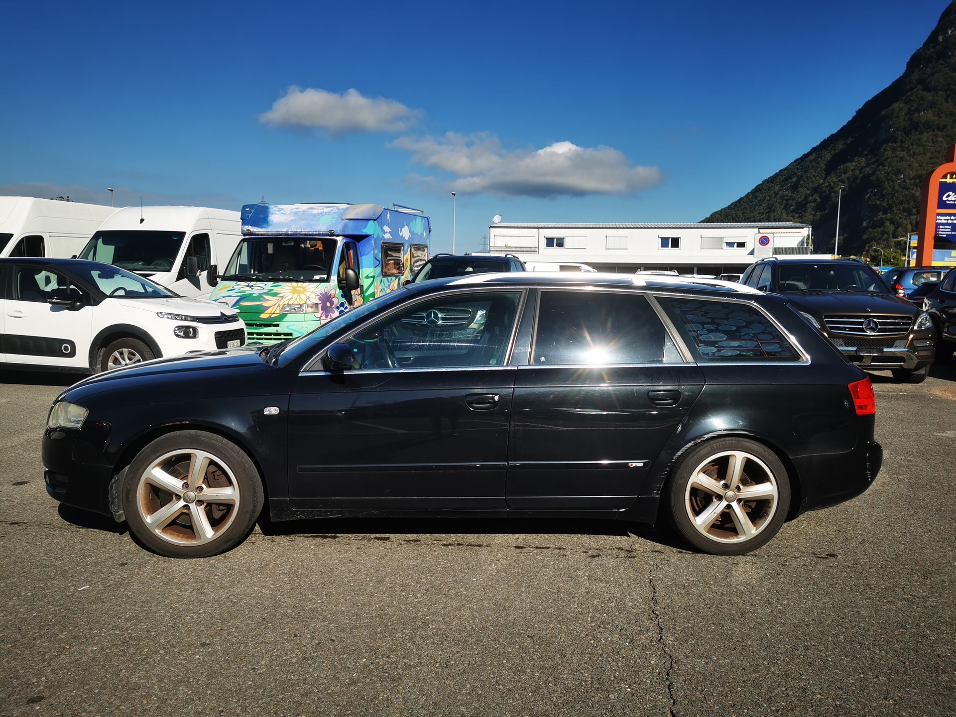 AUDI A4 Avant 2.0 Turbo FSI quattro-image-3