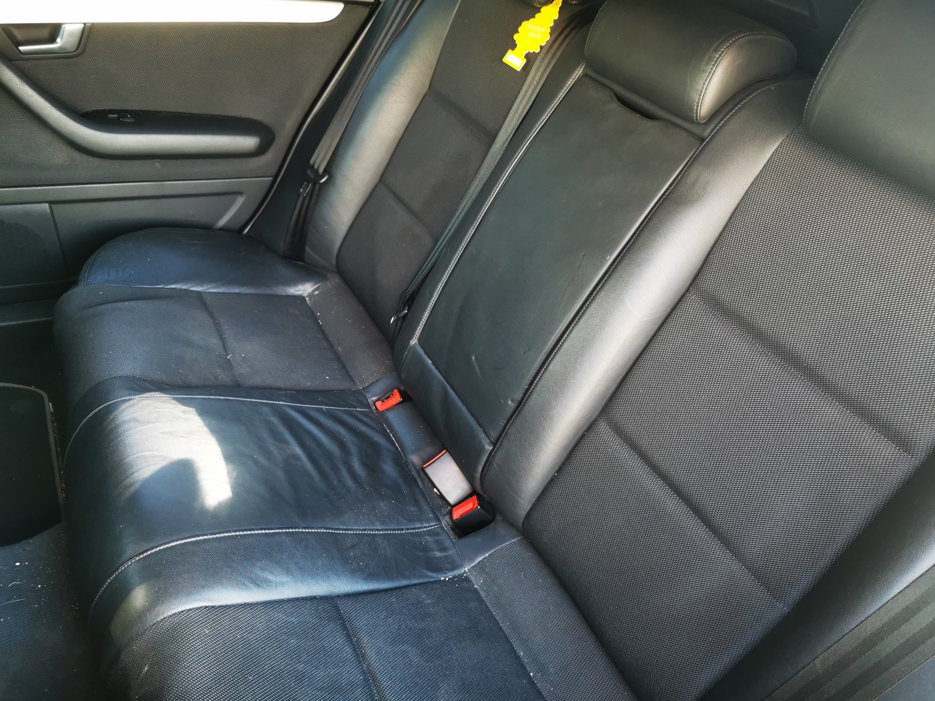 AUDI A4 Avant 2.0 Turbo FSI quattro-image-6