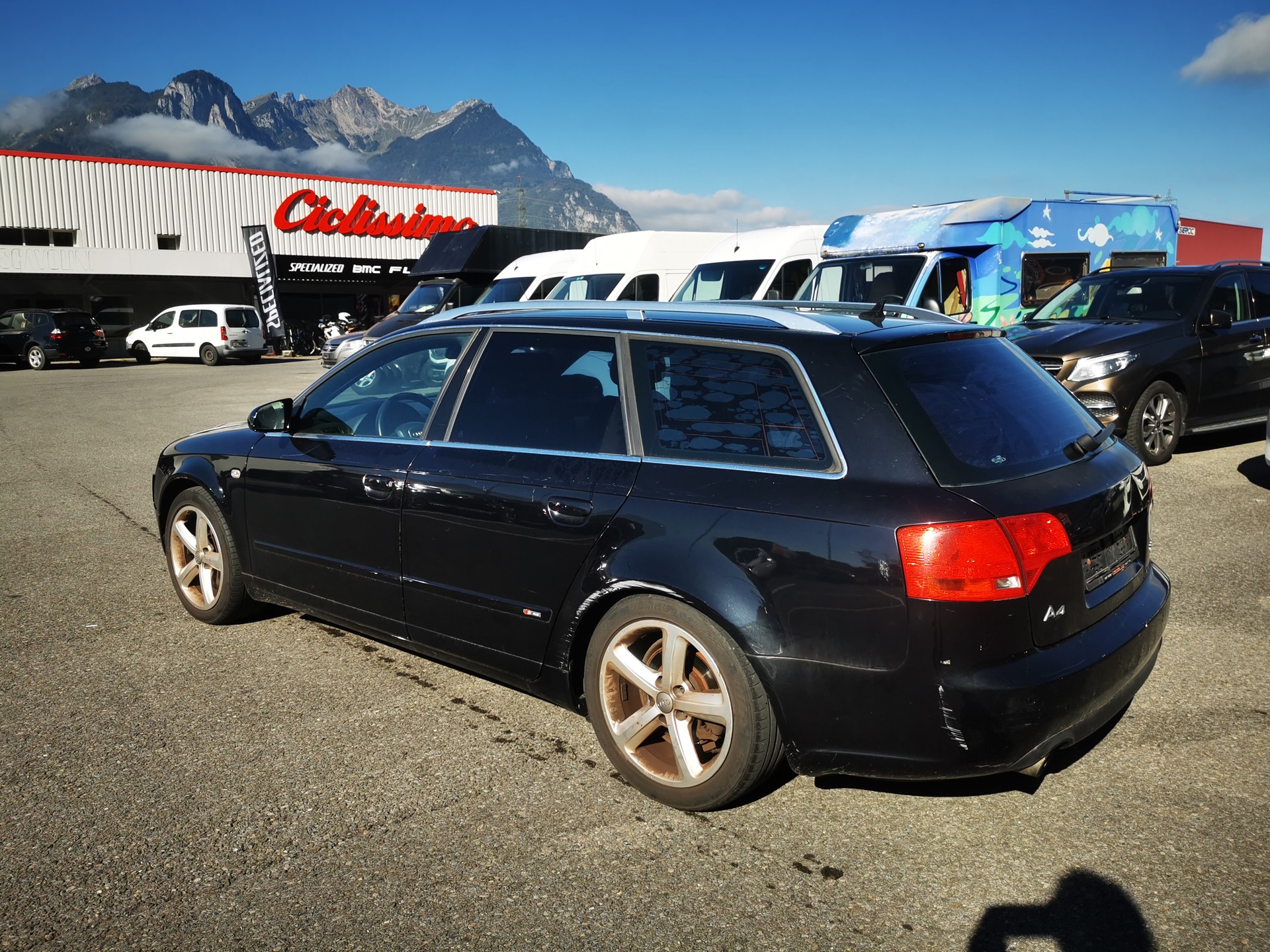 AUDI A4 Avant 2.0 Turbo FSI quattro-image-4