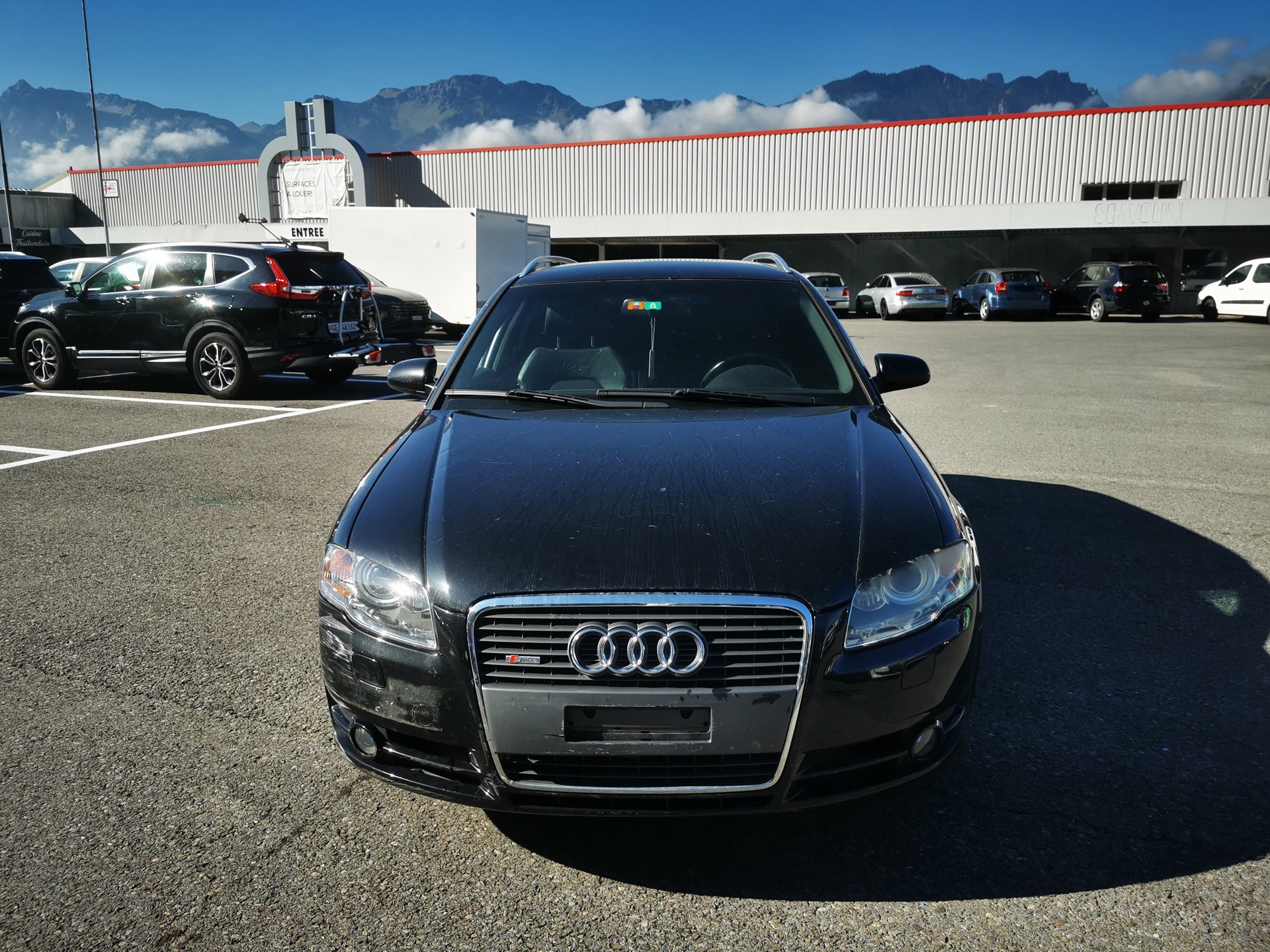 AUDI A4 Avant 2.0 Turbo FSI quattro-image-2