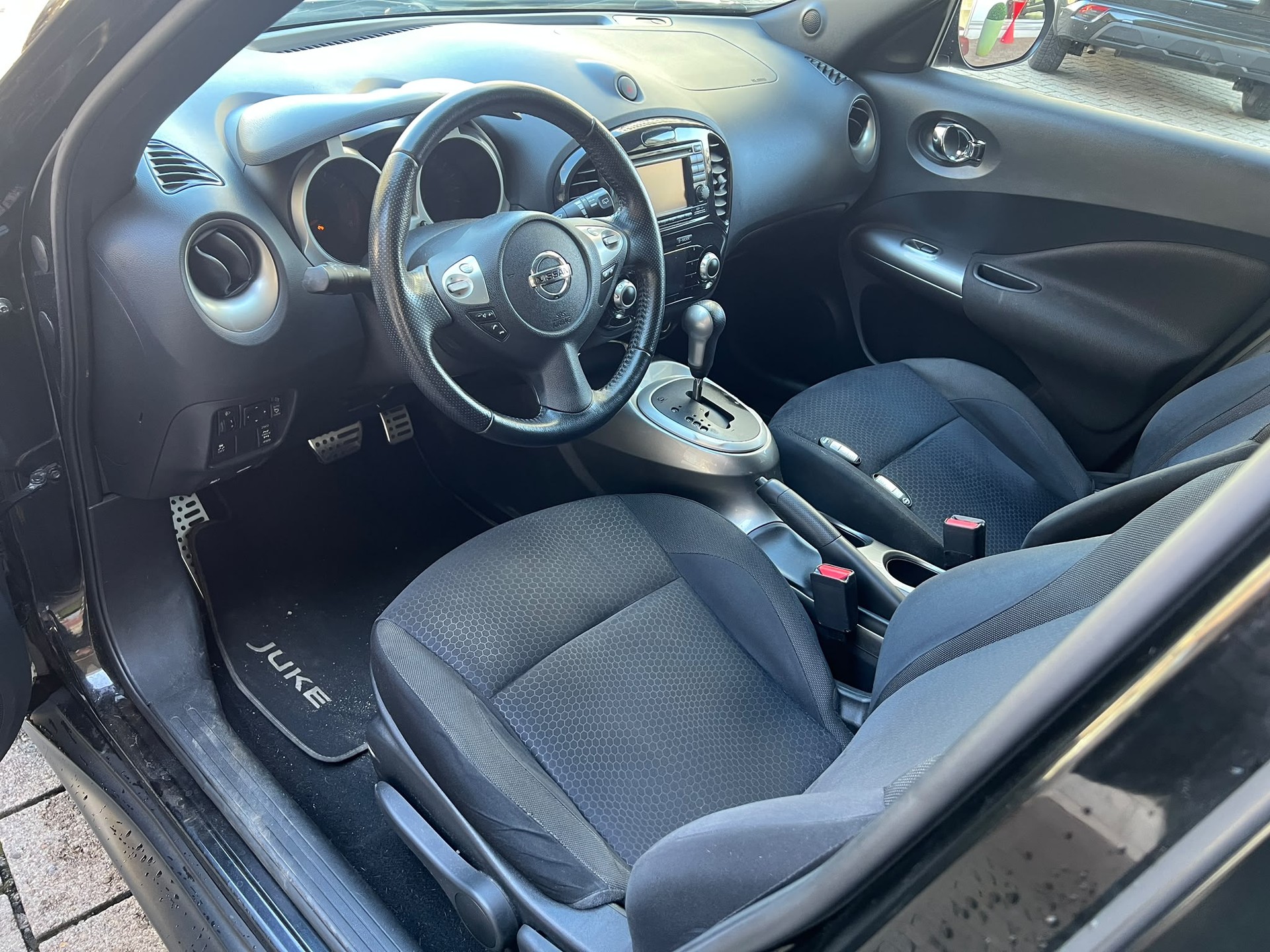 NISSAN Juke 1.6 DIG-T tekna 4x4 Xtronic M-CVT-image-10
