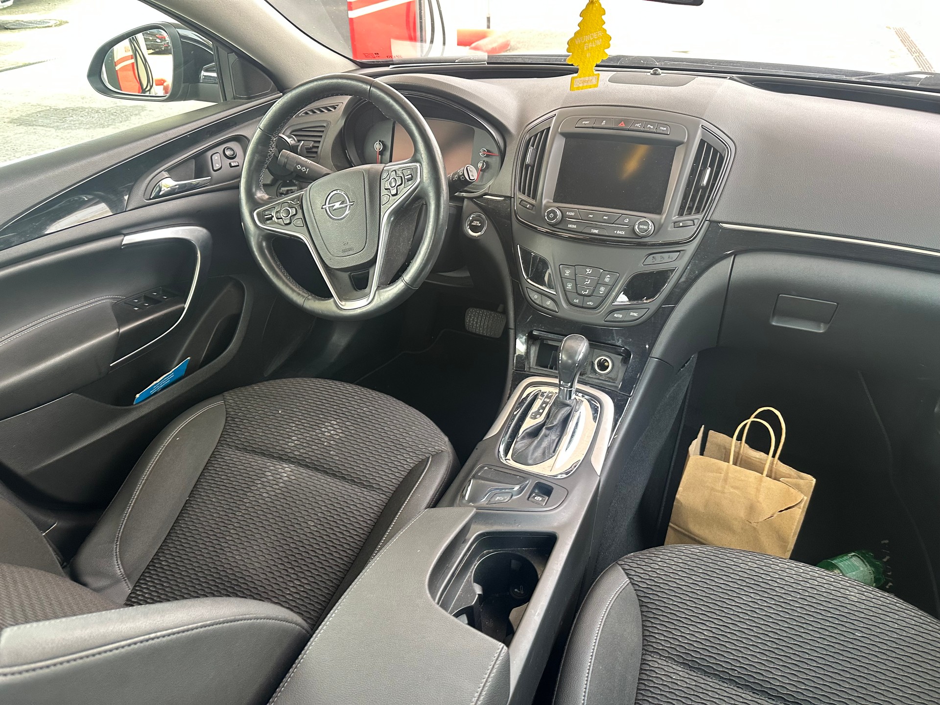 OPEL Insignia 2.0 Turbo Sport 4WD Automatic-image-13