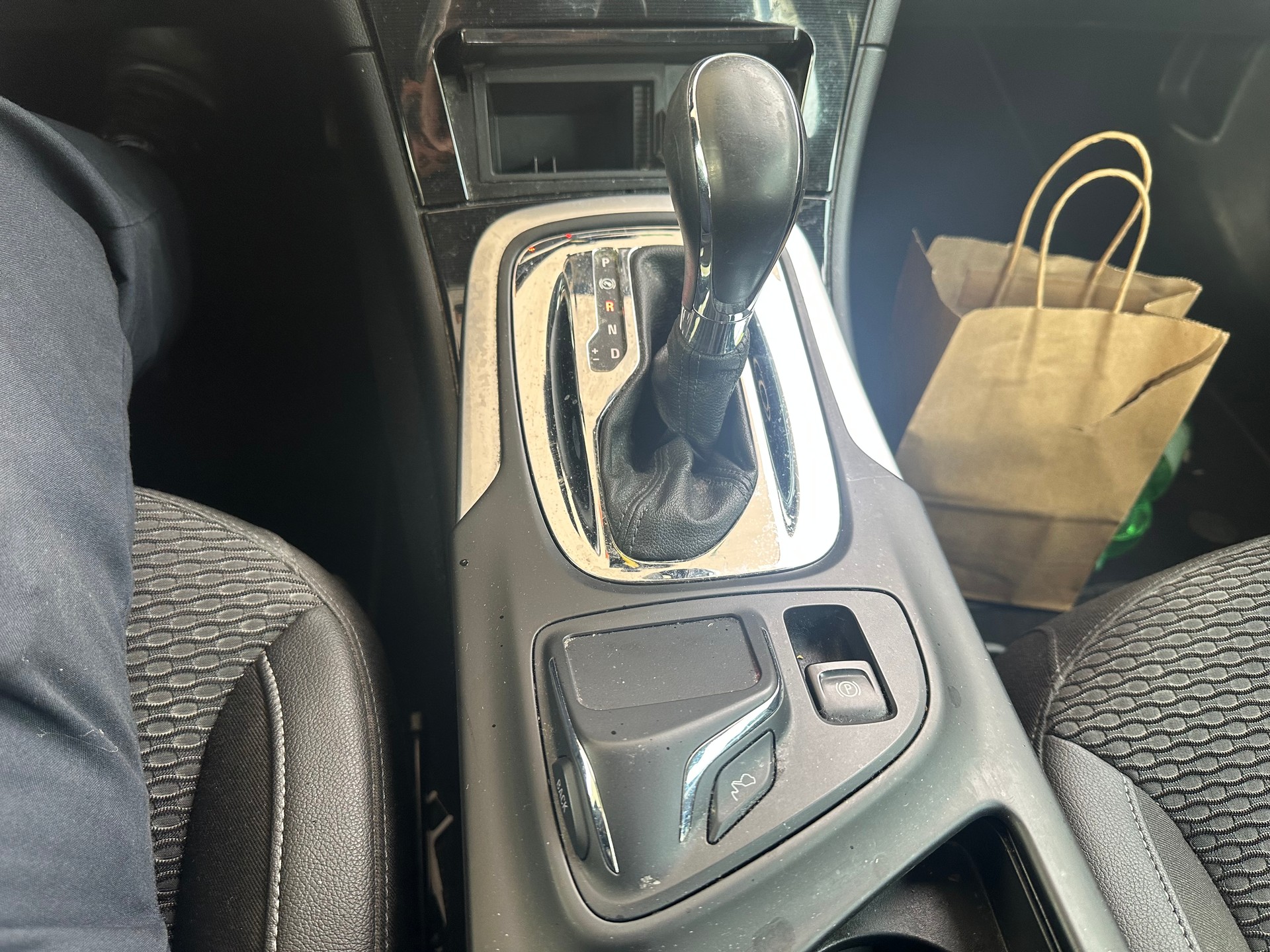 OPEL Insignia 2.0 Turbo Sport 4WD Automatic-image-10
